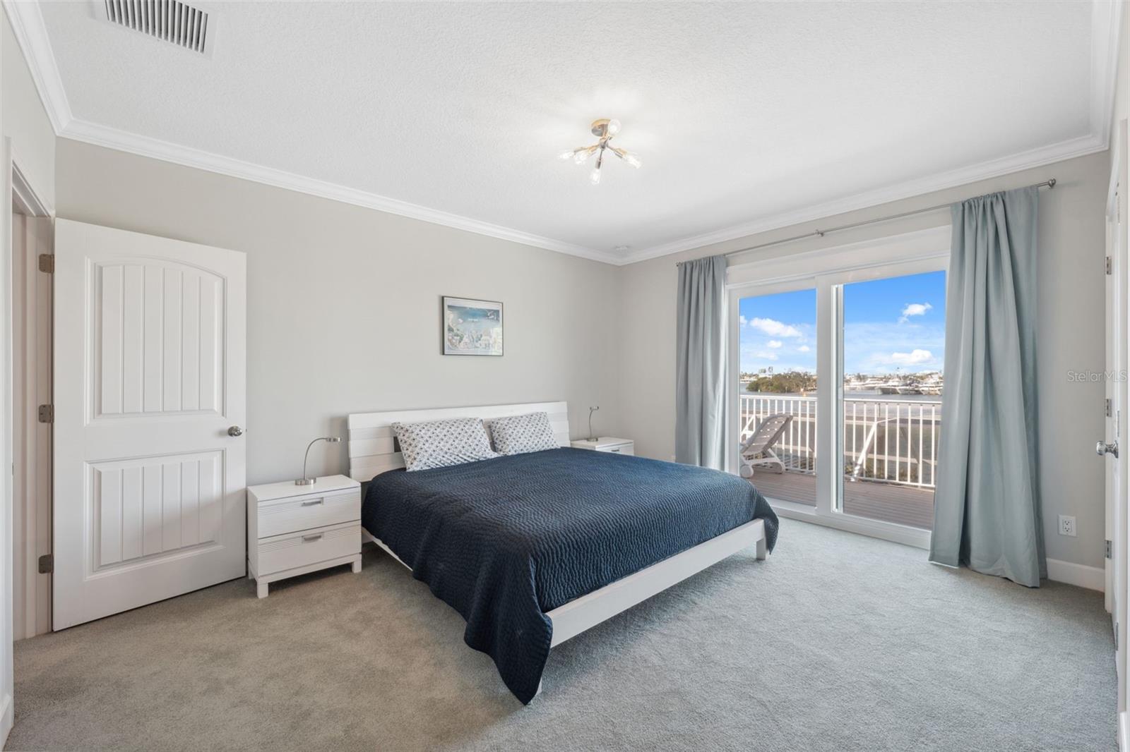 727 KEY ROYALE DR, HOLMES BEACH, FL, 34217