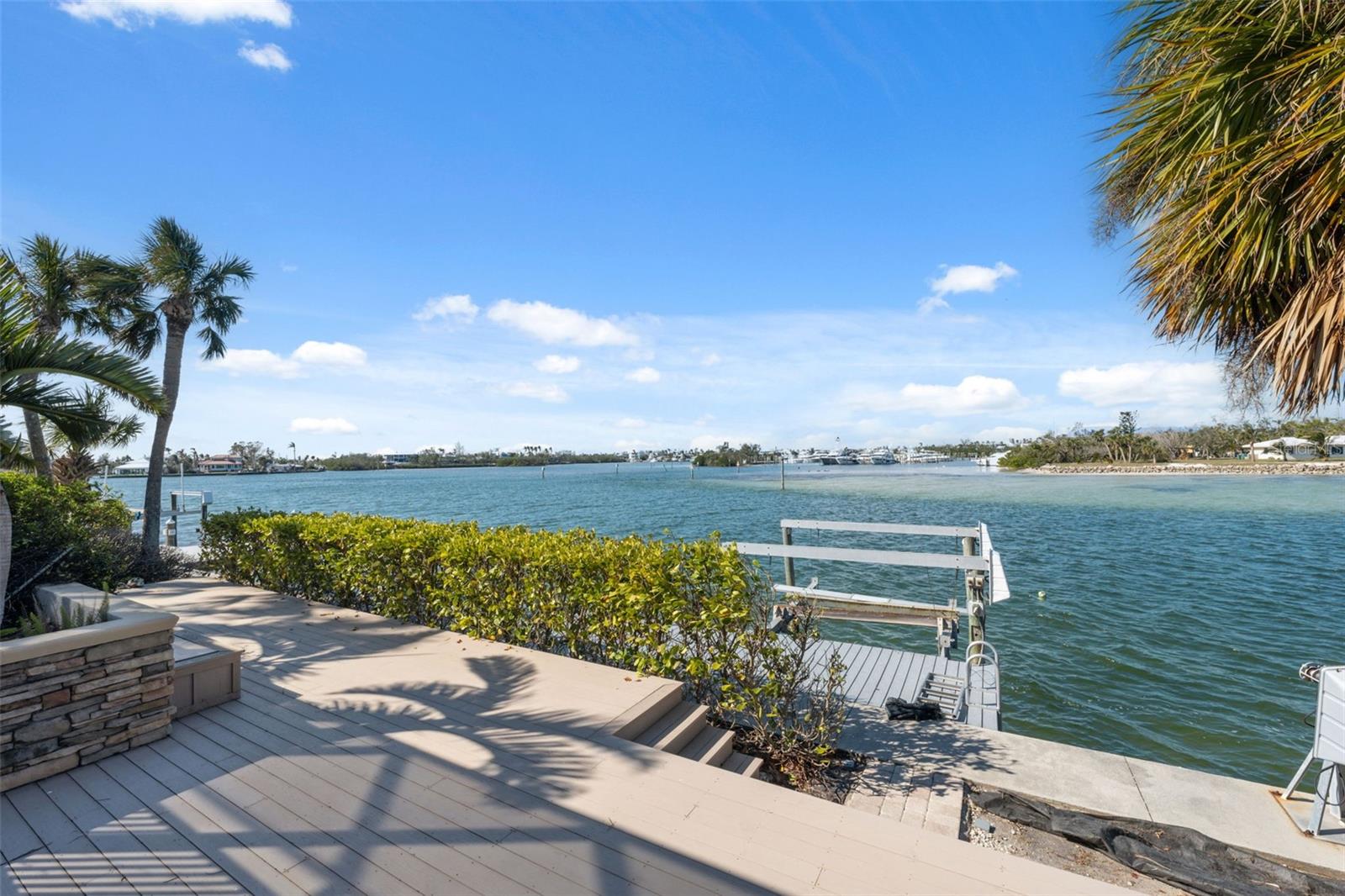727 KEY ROYALE DR, HOLMES BEACH, FL, 34217