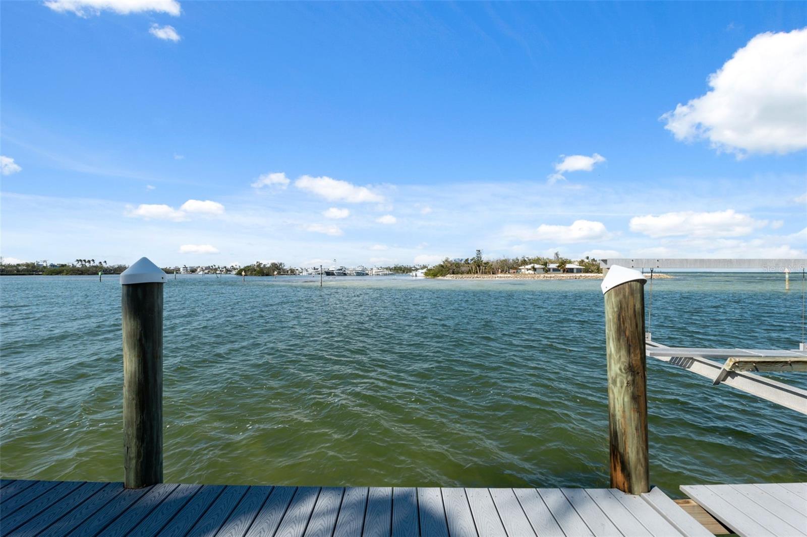 727 KEY ROYALE DR, HOLMES BEACH, FL, 34217