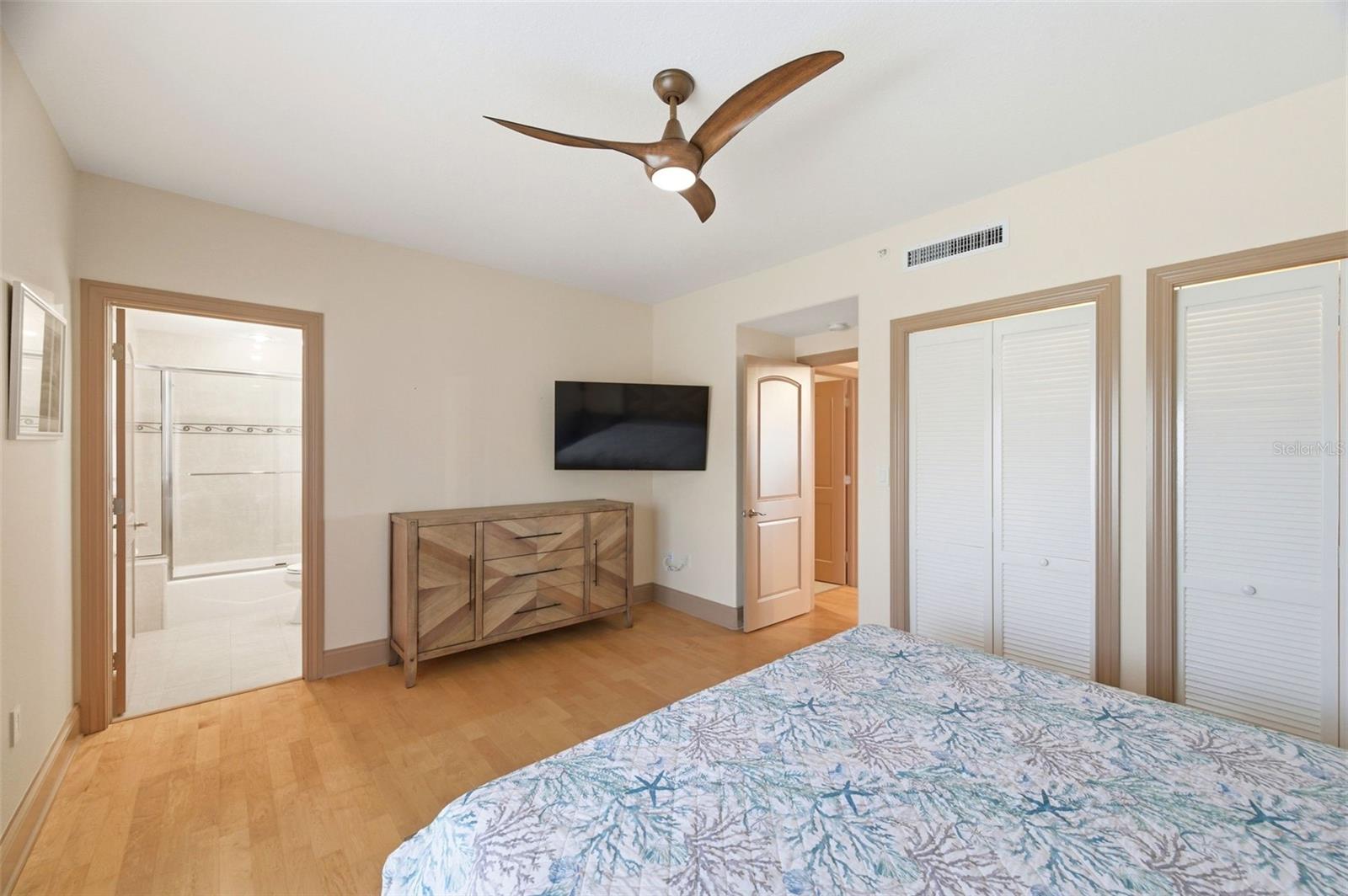 19130 GULF BLVD #V4, INDIAN ROCKS BEACH, FL, 33785