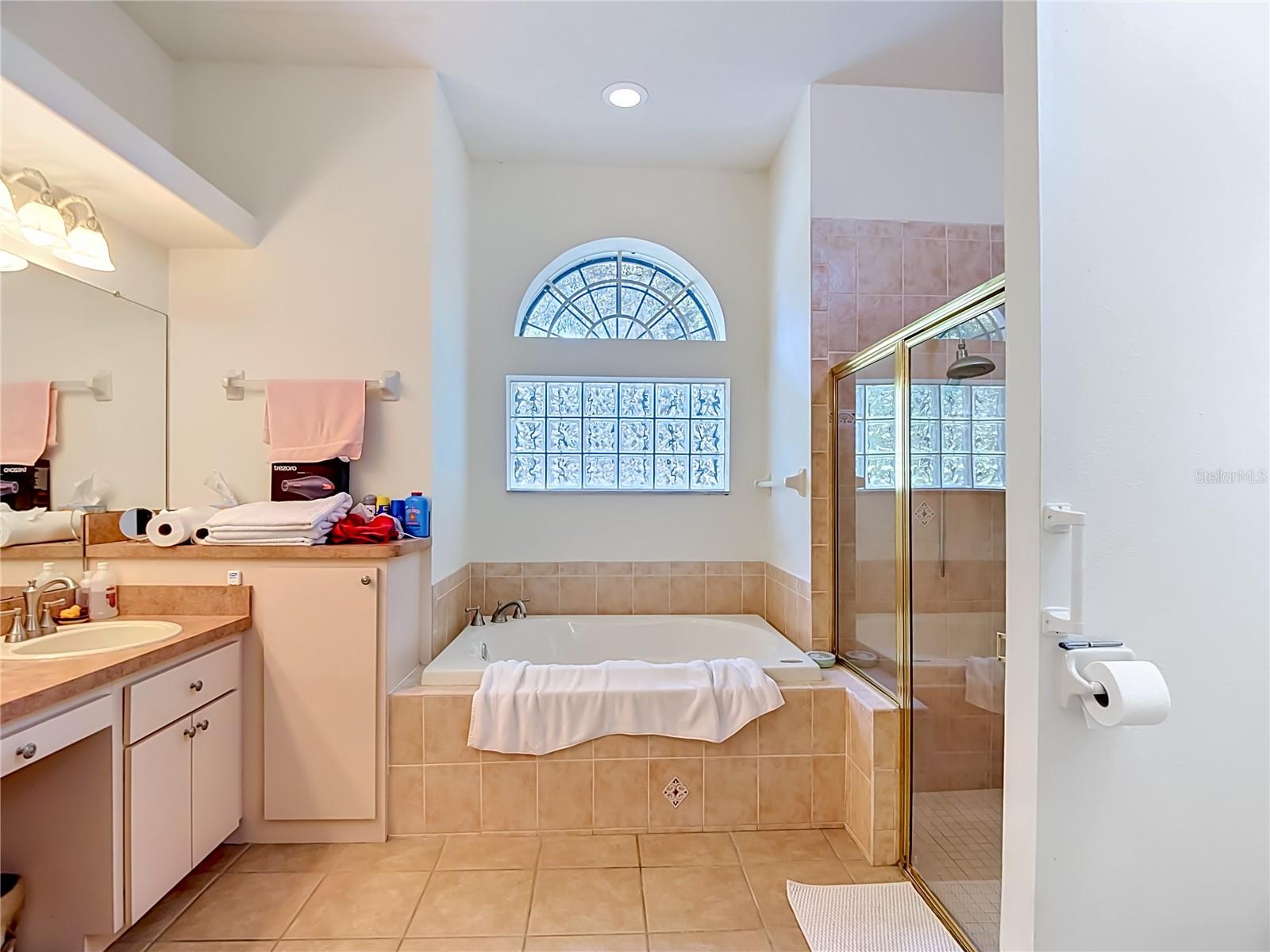 8338 HANDCART RD, WESLEY CHAPEL, FL, 33545