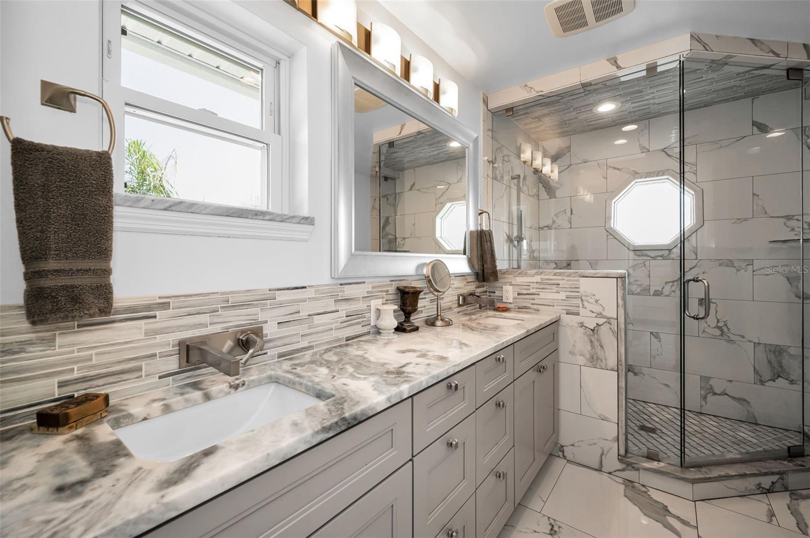 1620 SEA BREEZE DR, TARPON SPRINGS, FL, 34689