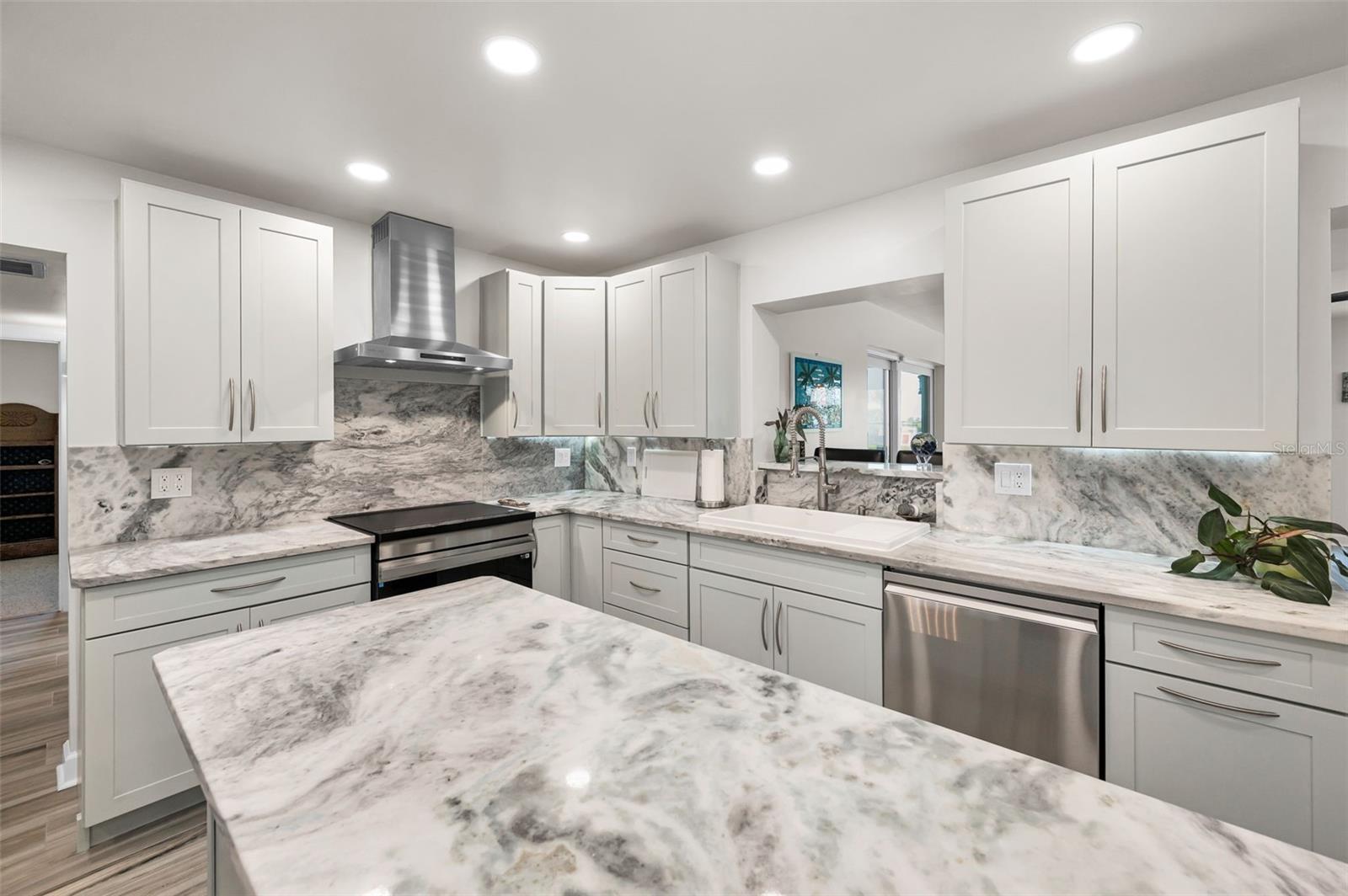 1620 SEA BREEZE DR, TARPON SPRINGS, FL, 34689