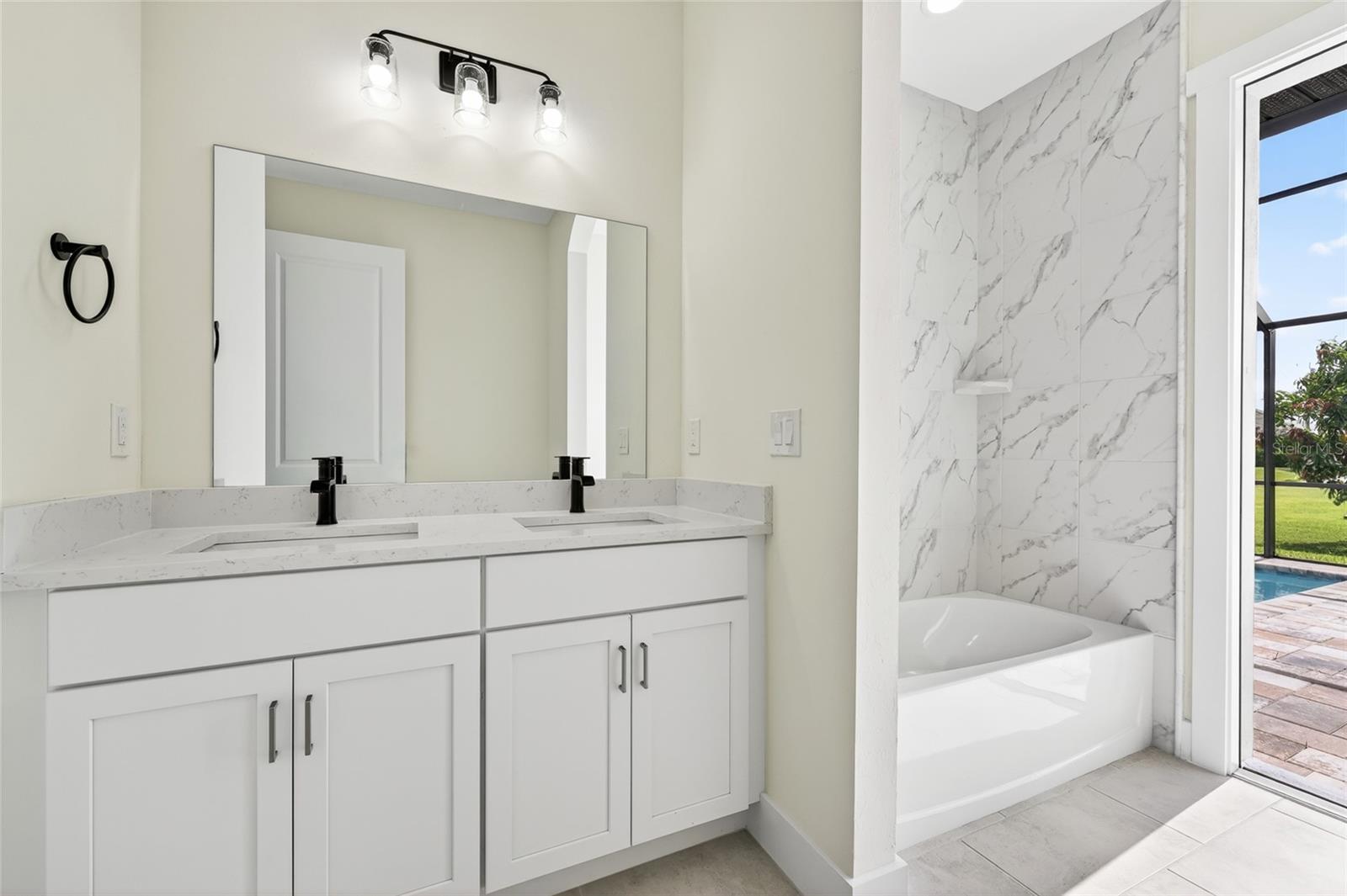 817 NW 38TH PL, CAPE CORAL, FL, 33993