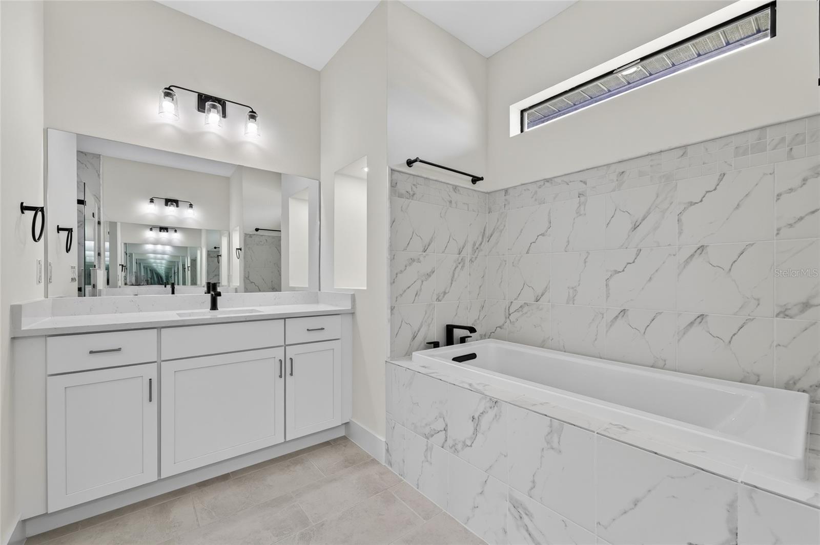 817 NW 38TH PL, CAPE CORAL, FL, 33993