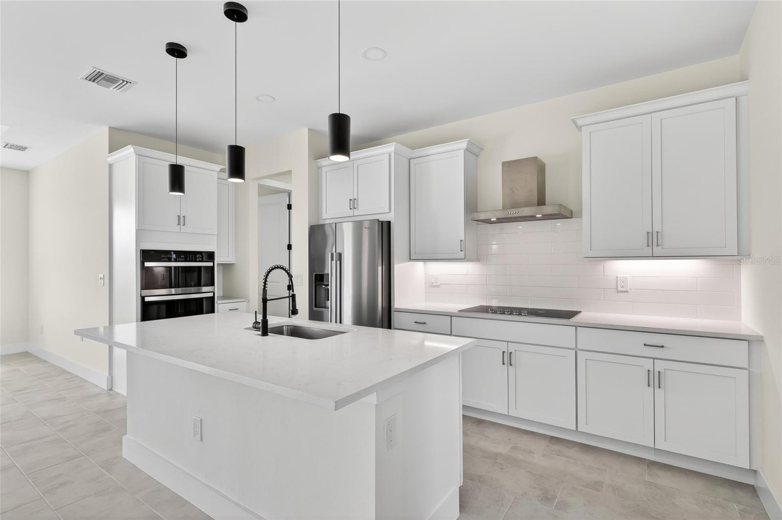 817 NW 38TH PL, CAPE CORAL, FL, 33993