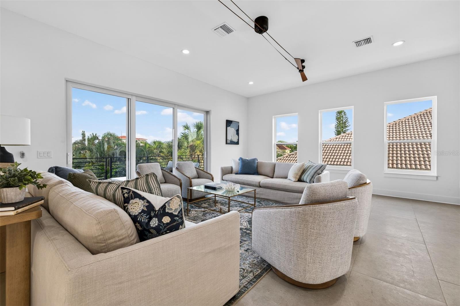 3221 GULF BLVD, BELLEAIR BEACH, FL, 33786