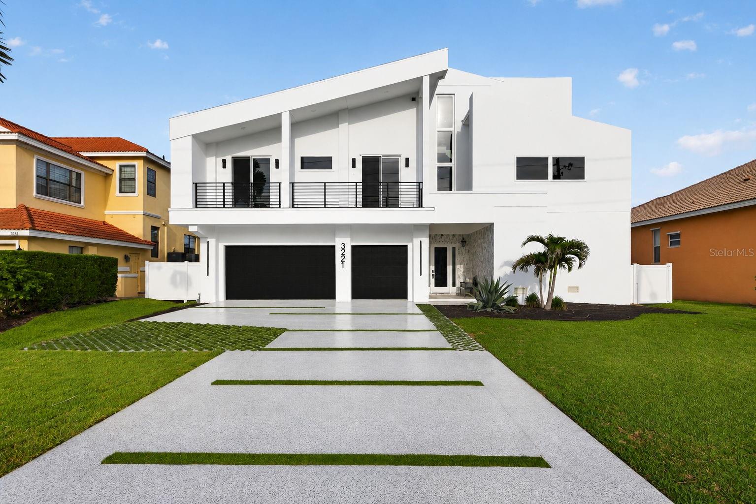 3221 GULF BLVD, BELLEAIR BEACH, FL, 33786