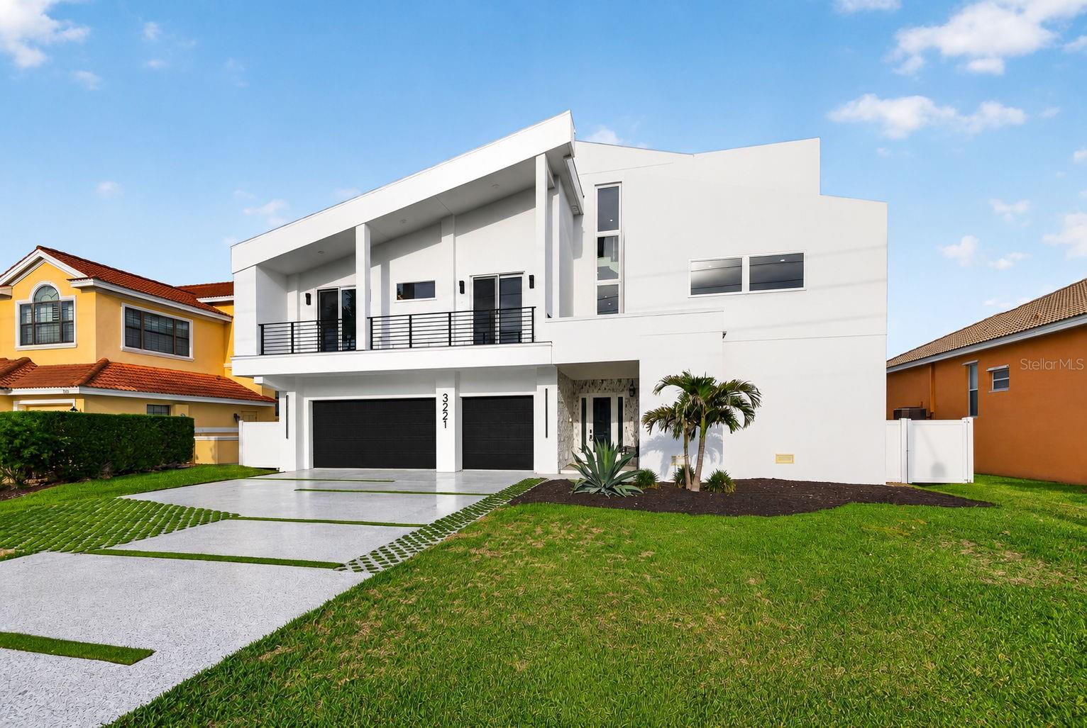 3221 GULF BLVD, BELLEAIR BEACH, FL, 33786