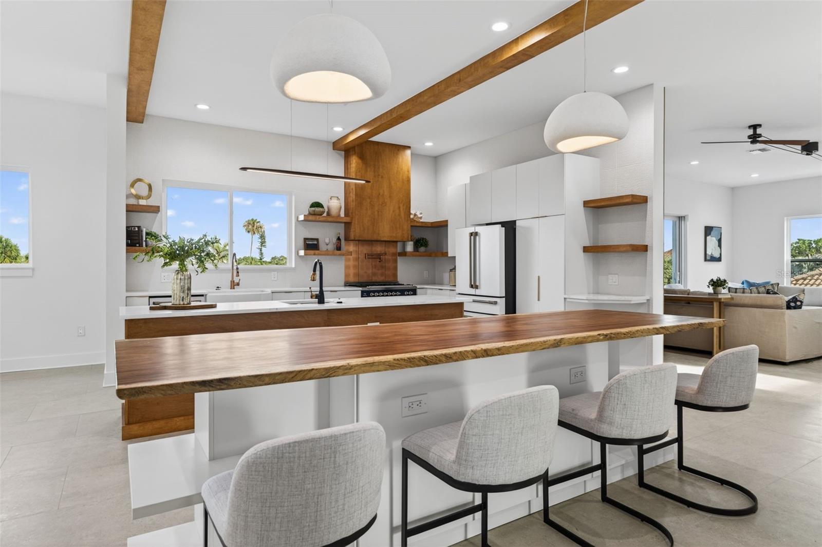 3221 GULF BLVD, BELLEAIR BEACH, FL, 33786