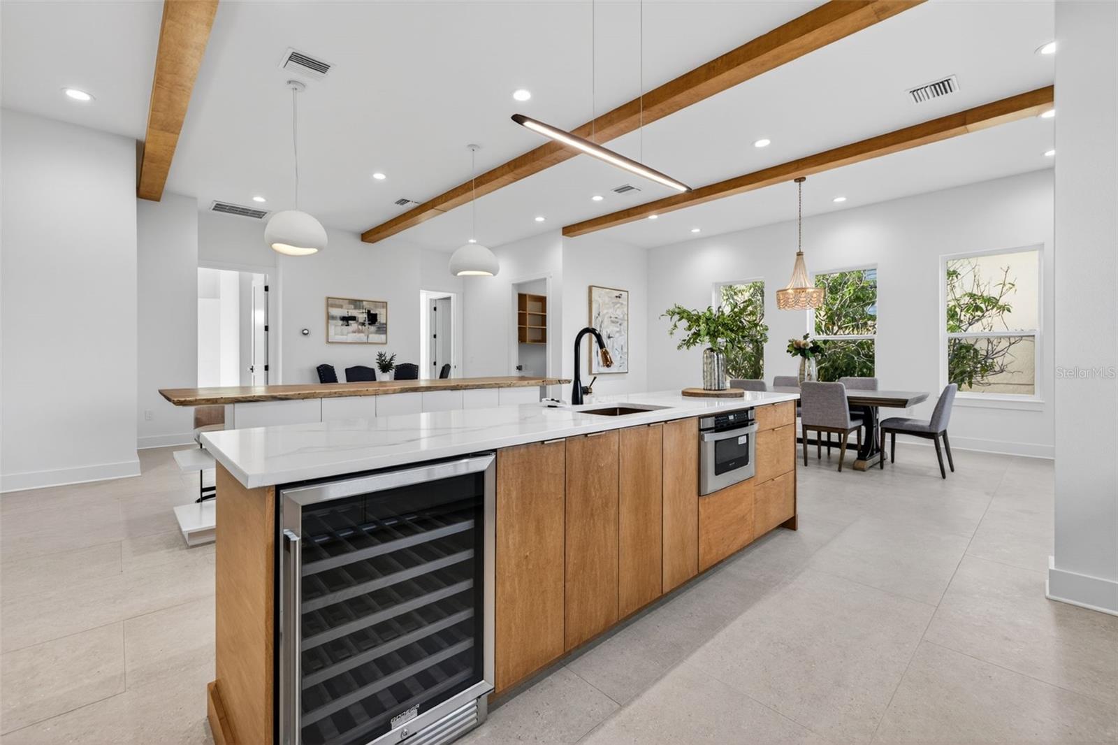 3221 GULF BLVD, BELLEAIR BEACH, FL, 33786