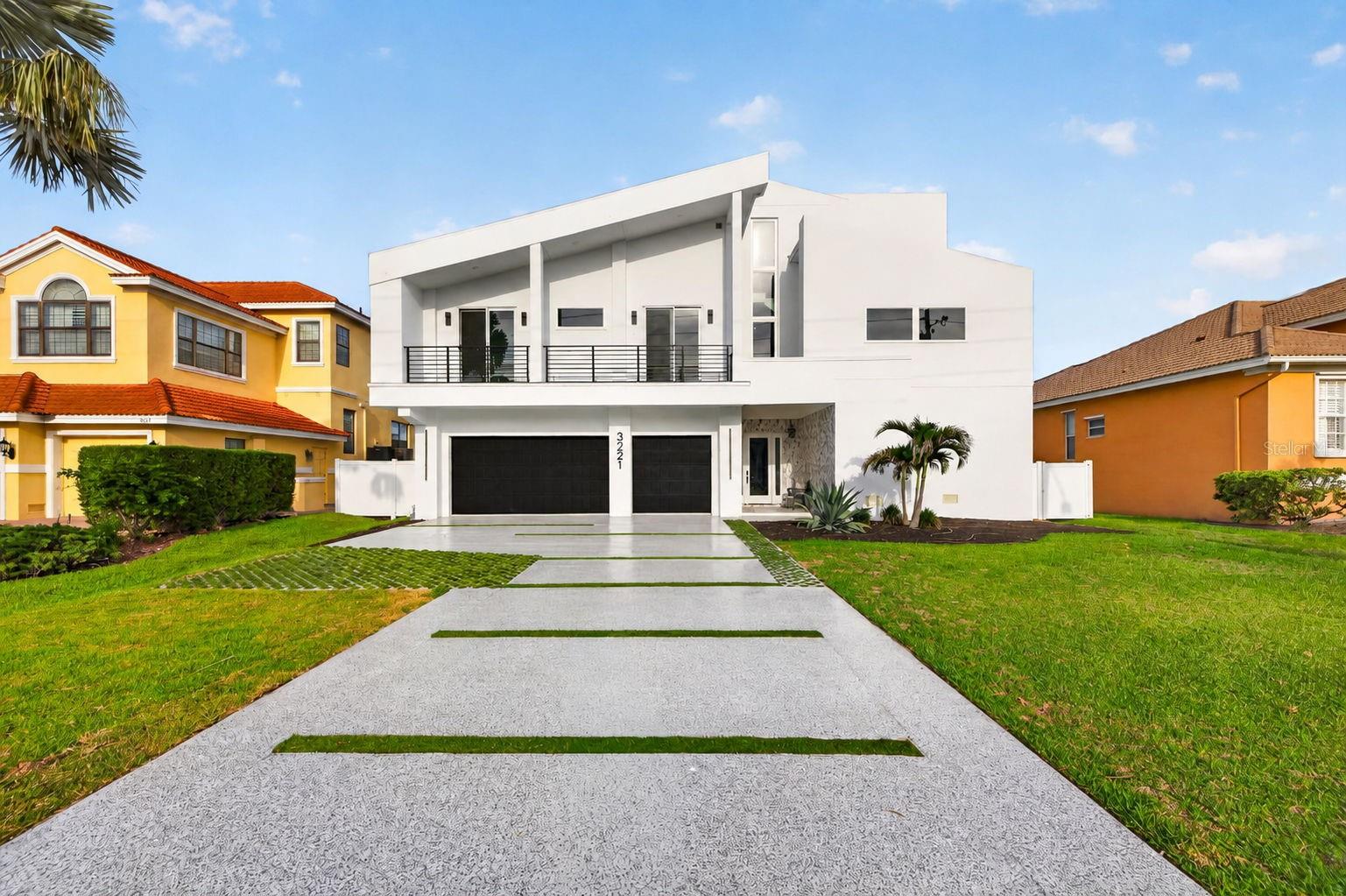 3221 GULF BLVD, BELLEAIR BEACH, FL, 33786