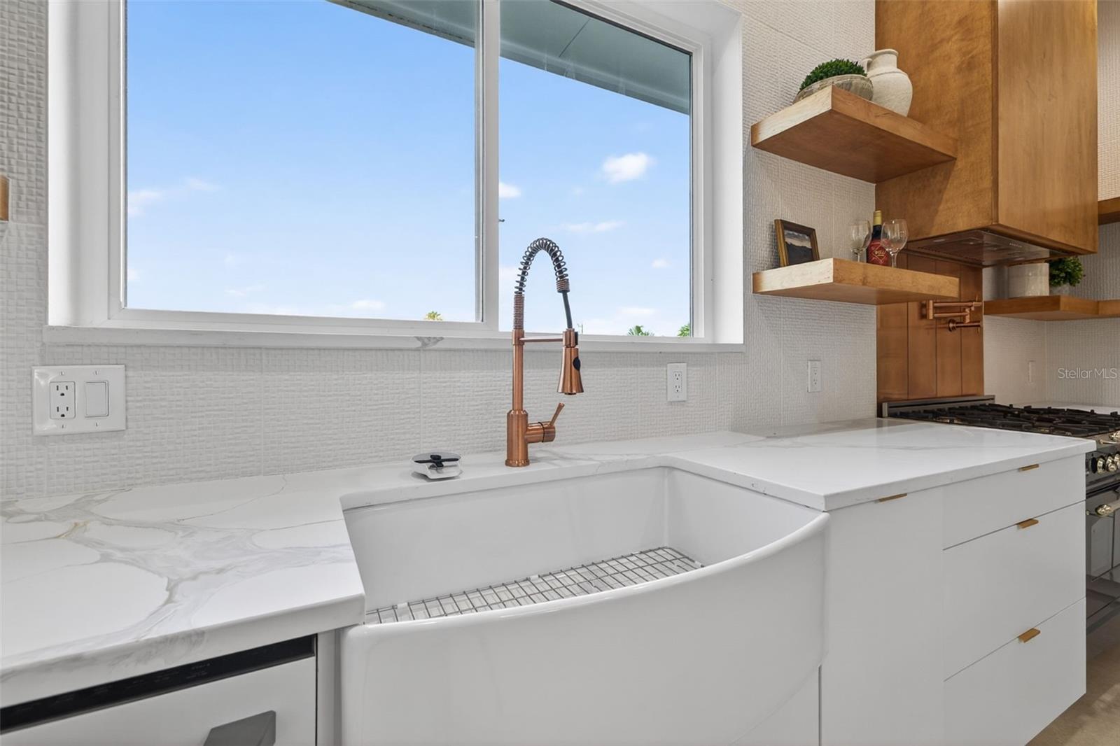 3221 GULF BLVD, BELLEAIR BEACH, FL, 33786