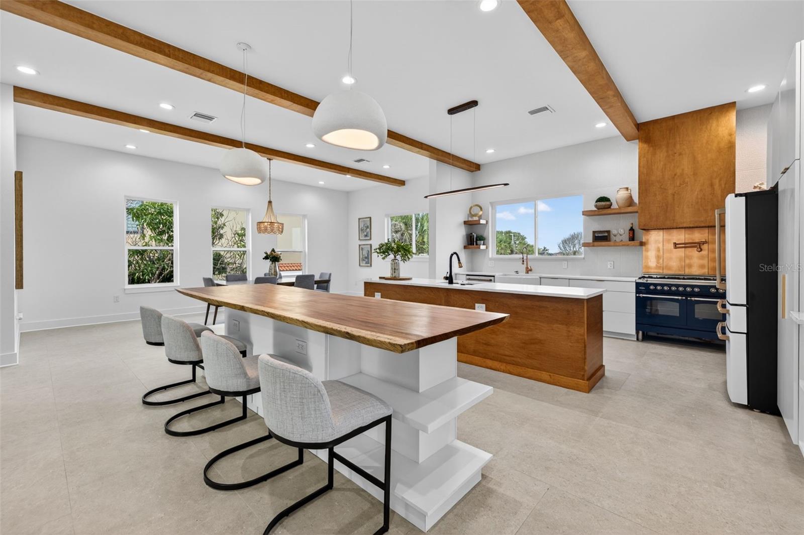 3221 GULF BLVD, BELLEAIR BEACH, FL, 33786