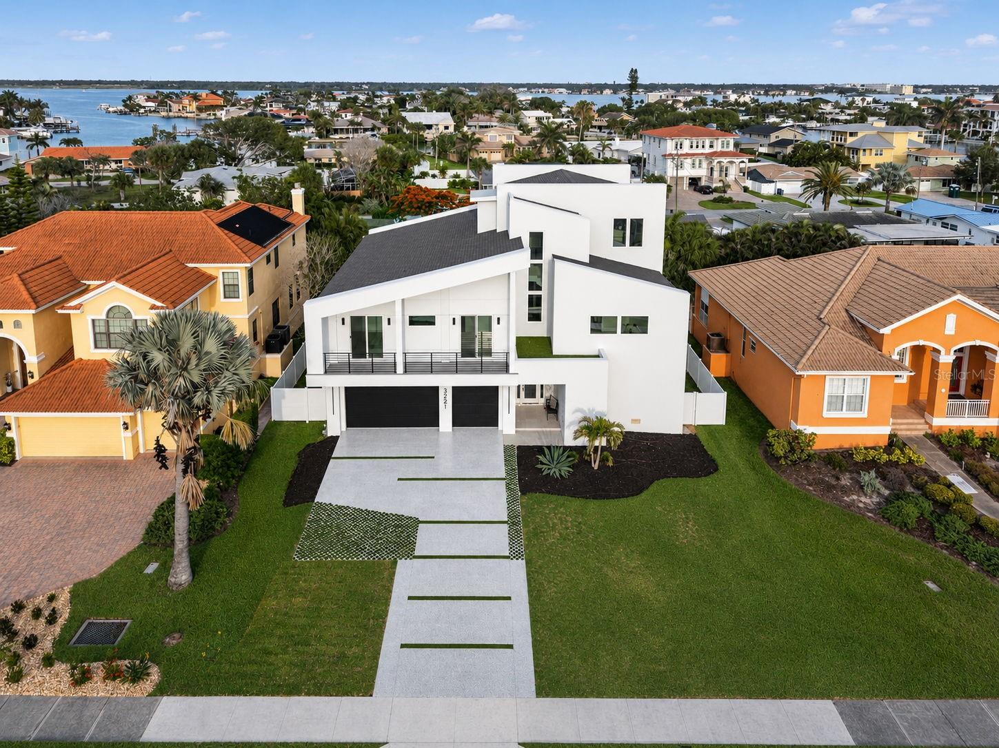 3221 GULF BLVD, BELLEAIR BEACH, FL, 33786