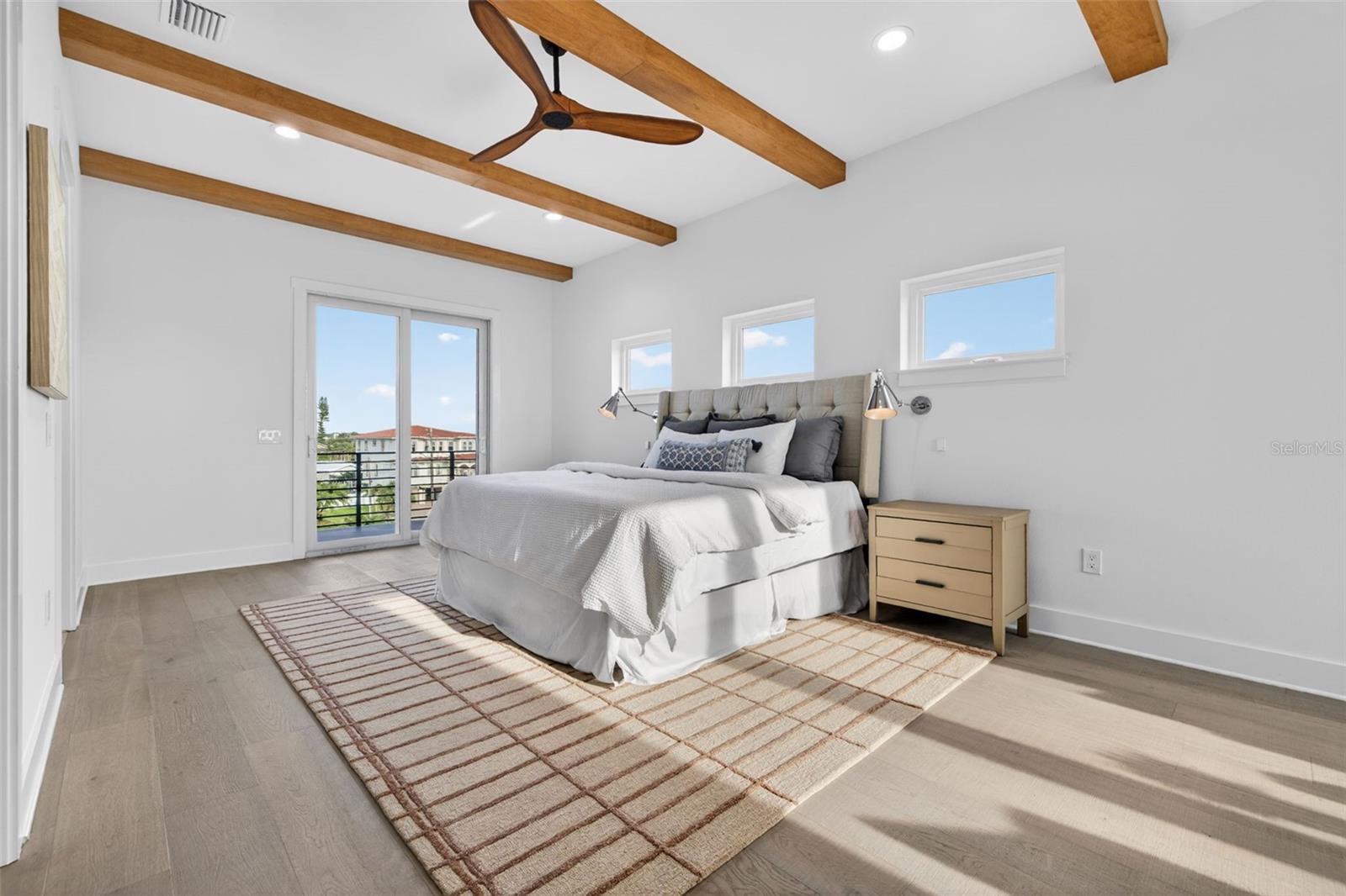 3221 GULF BLVD, BELLEAIR BEACH, FL, 33786