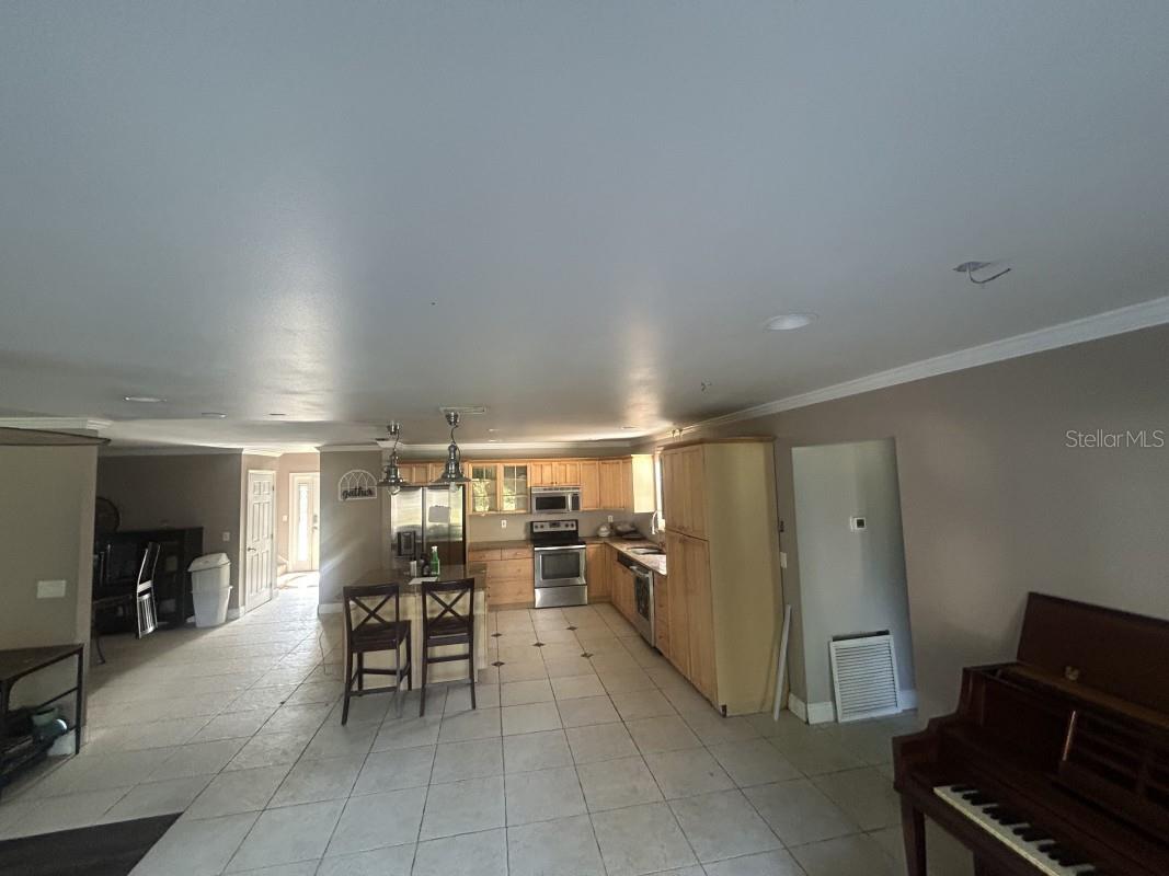 5610 MIDDLE AVE, SARASOTA, FL, 34243