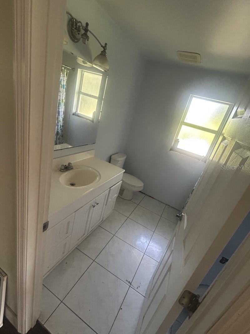 5610 MIDDLE AVE, SARASOTA, FL, 34243