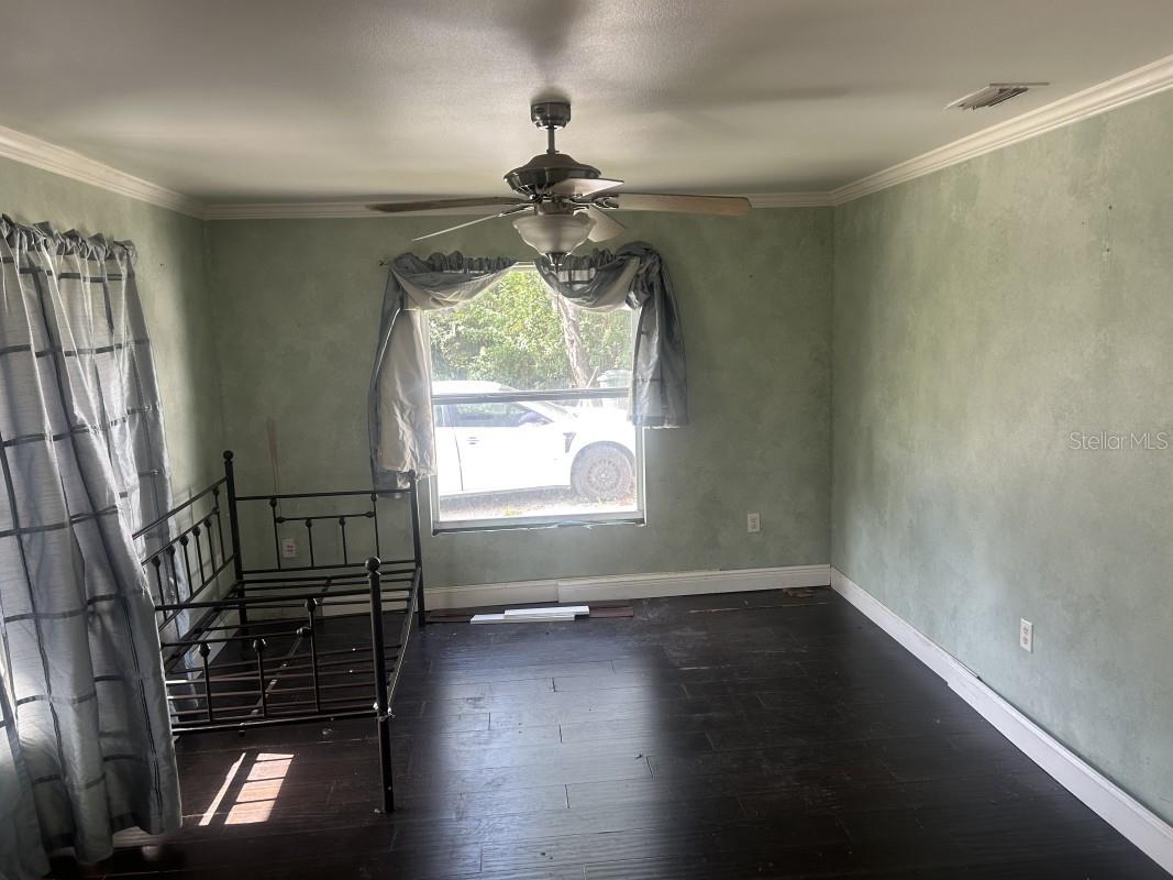 5610 MIDDLE AVE, SARASOTA, FL, 34243