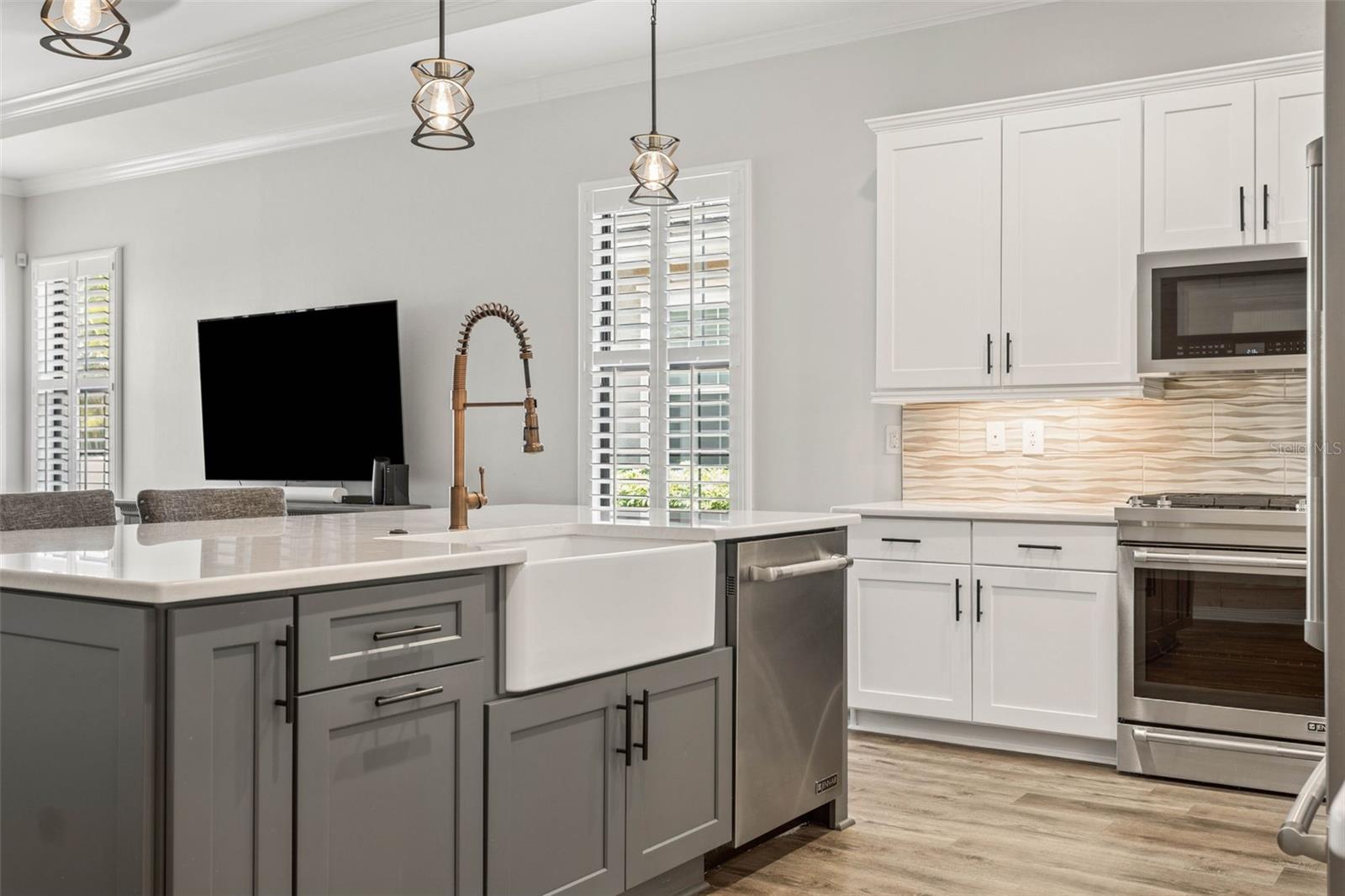 6149 YEATS MANOR DR, TAMPA, FL, 33616