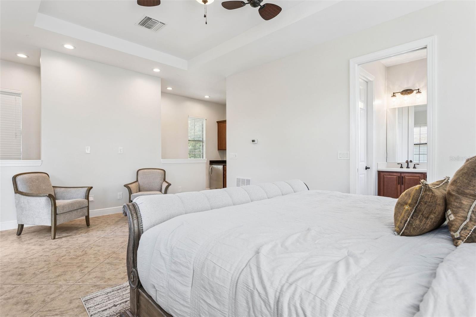 6149 YEATS MANOR DR, TAMPA, FL, 33616
