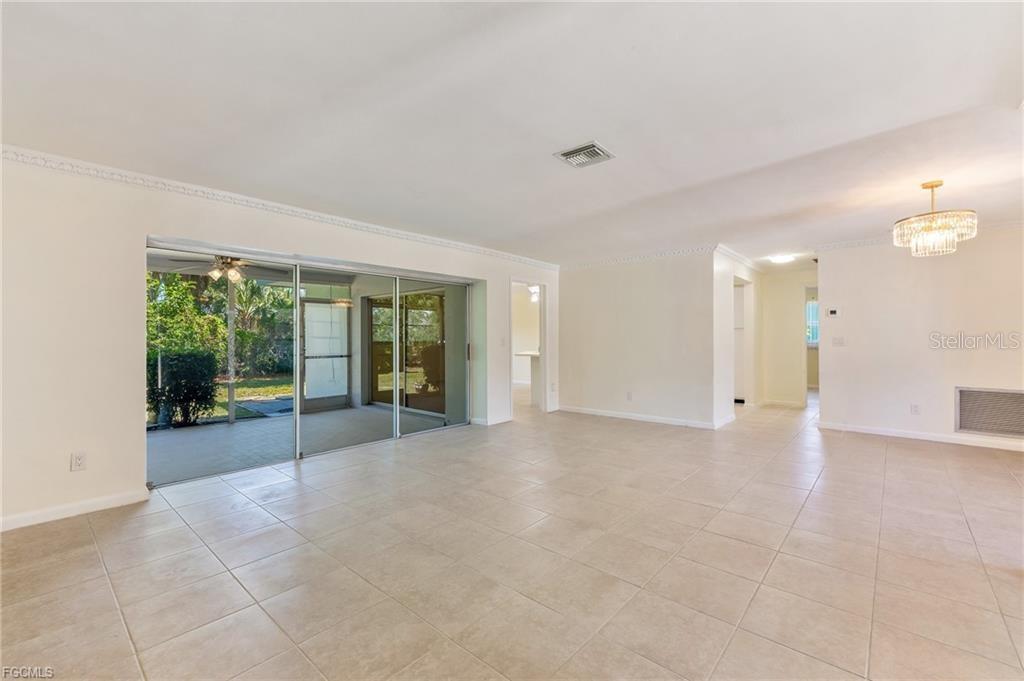 5661 EICHEN CIR E, FORT MYERS, FL, 33919