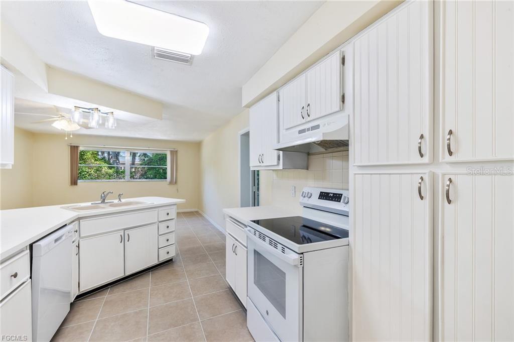5661 EICHEN CIR E, FORT MYERS, FL, 33919