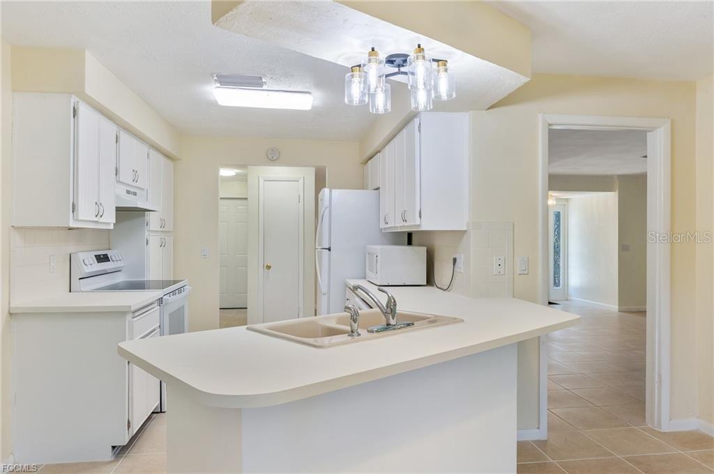 5661 EICHEN CIR E, FORT MYERS, FL, 33919