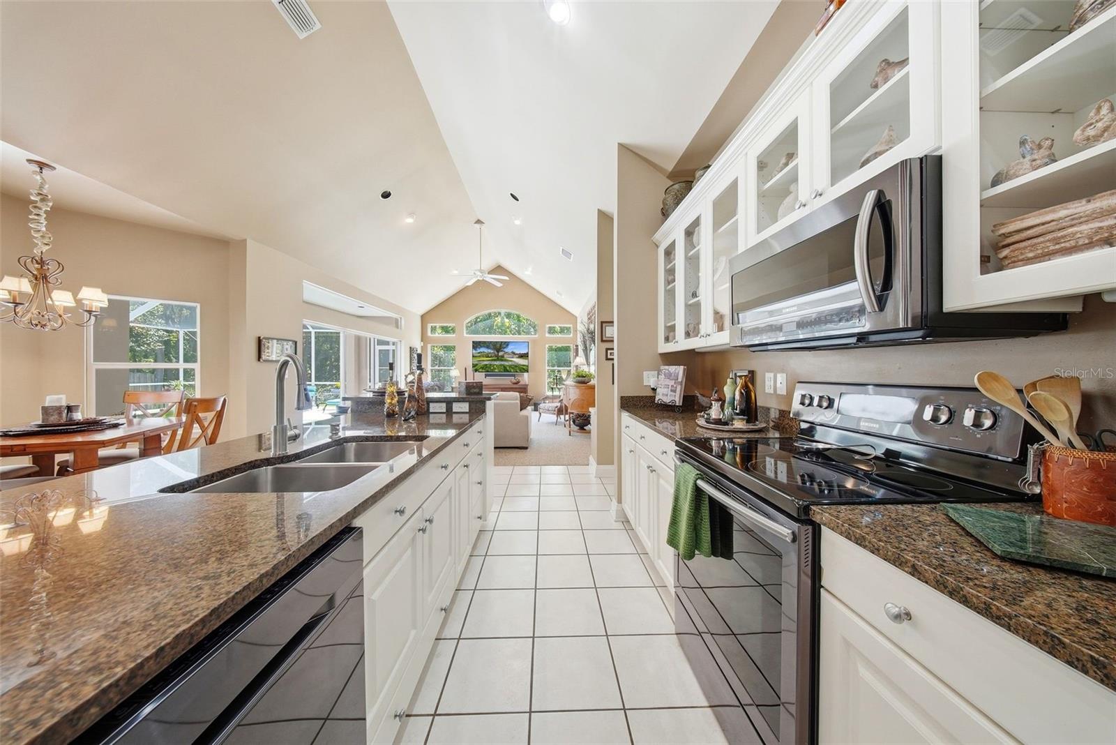 16604 E COURSE DR, TAMPA, FL, 33624