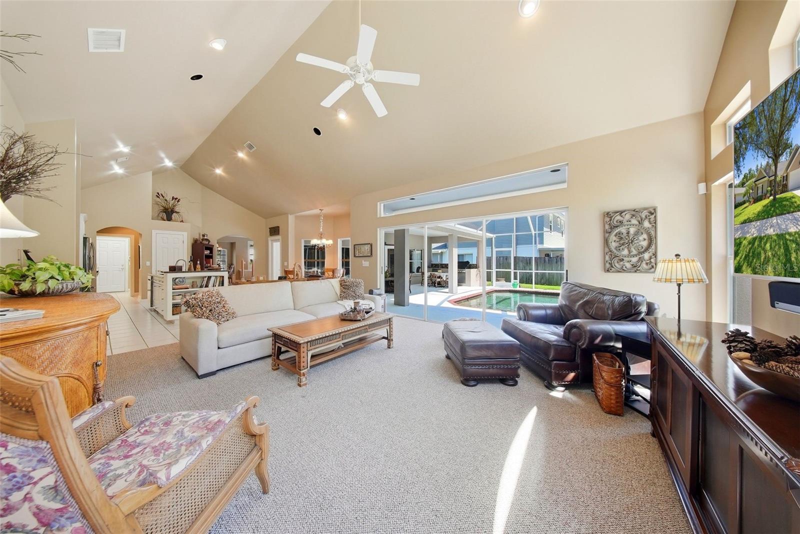 16604 E COURSE DR, TAMPA, FL, 33624