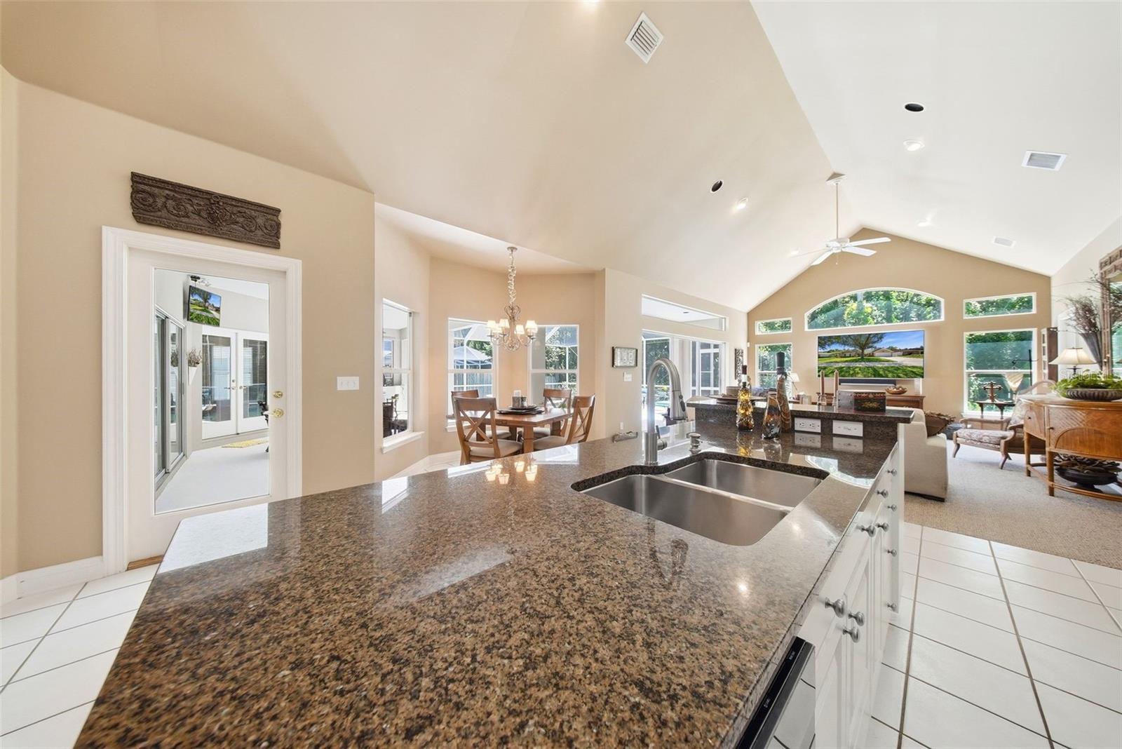 16604 E COURSE DR, TAMPA, FL, 33624