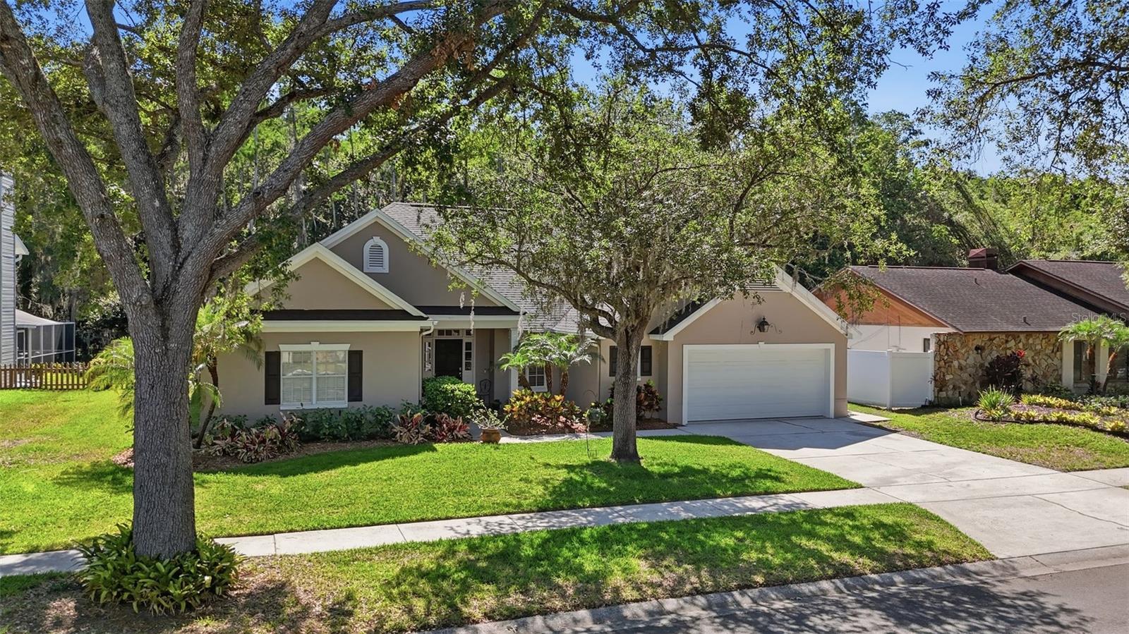 16604 E COURSE DR, TAMPA, FL, 33624