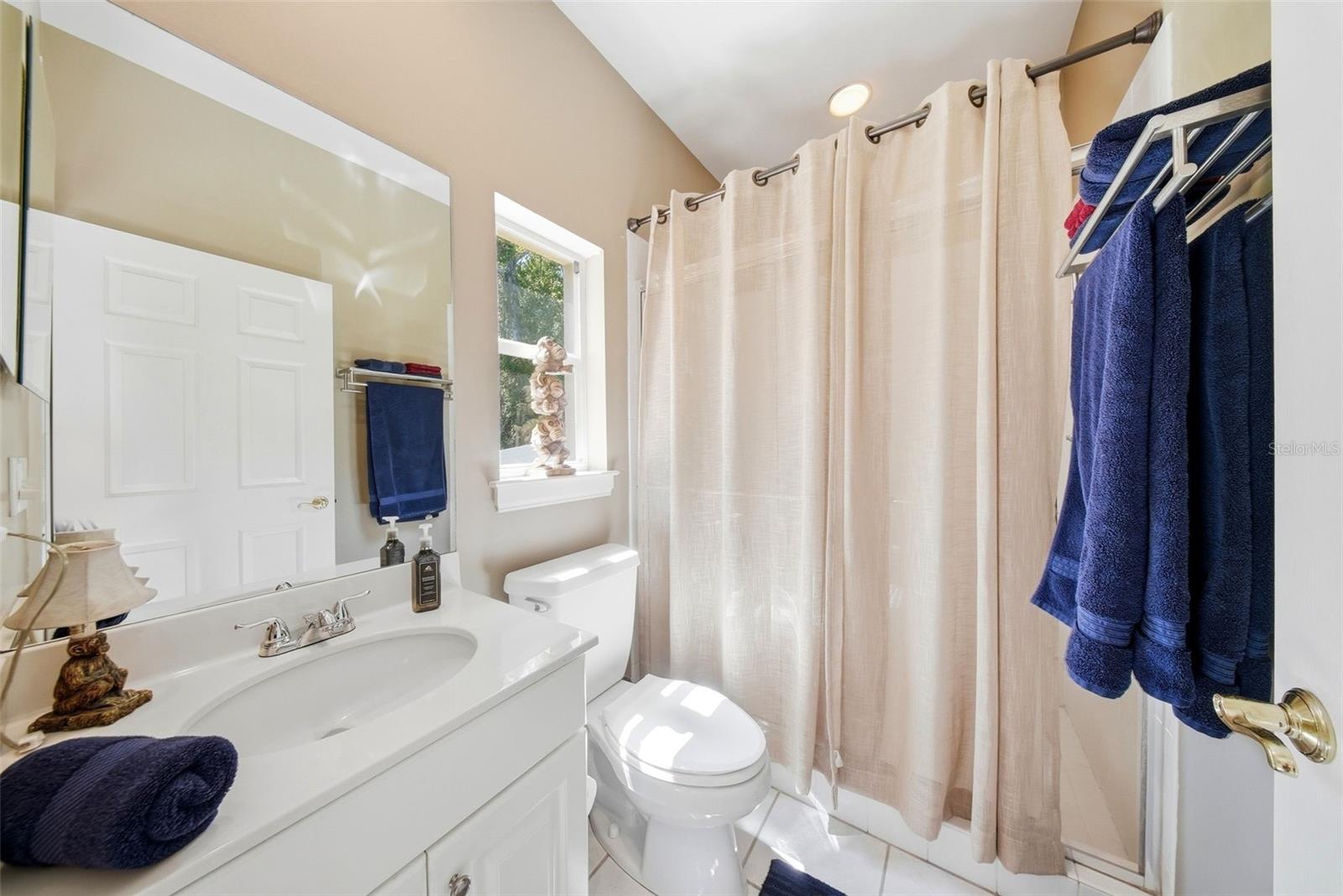 16604 E COURSE DR, TAMPA, FL, 33624