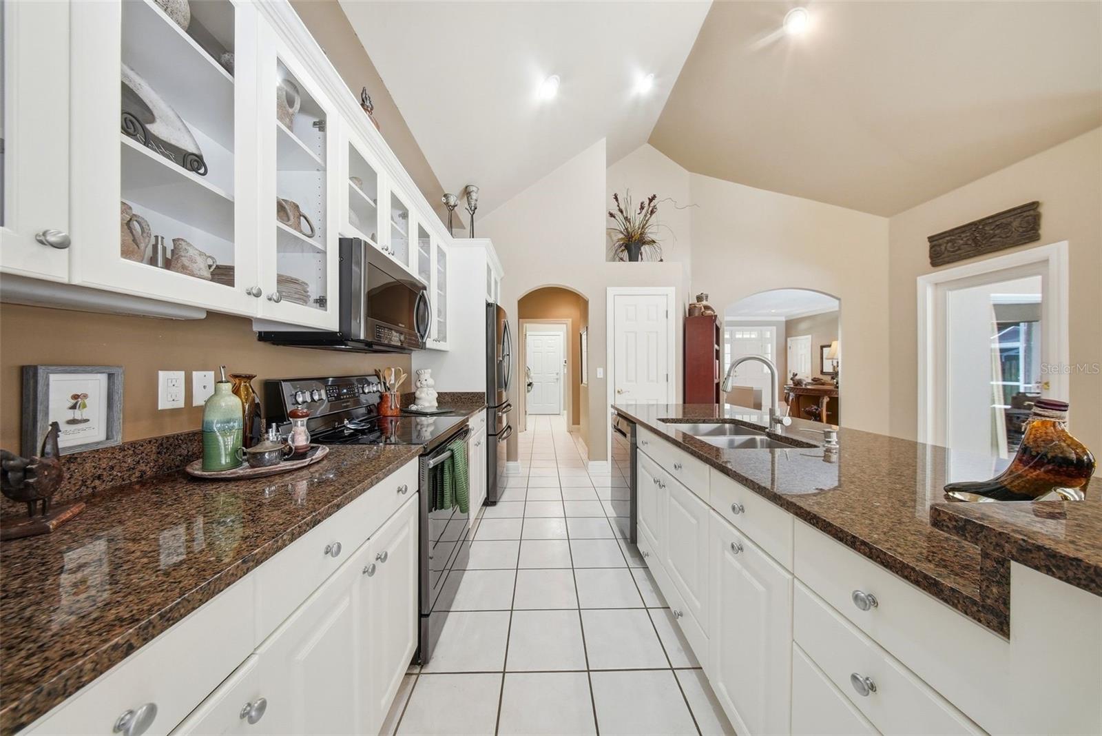 16604 E COURSE DR, TAMPA, FL, 33624