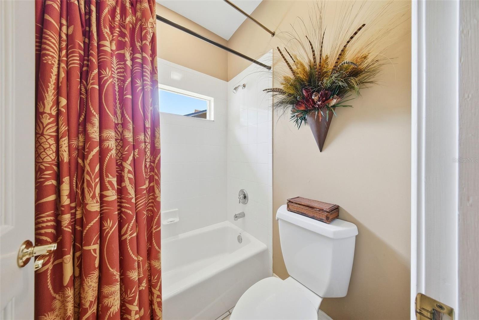 16604 E COURSE DR, TAMPA, FL, 33624