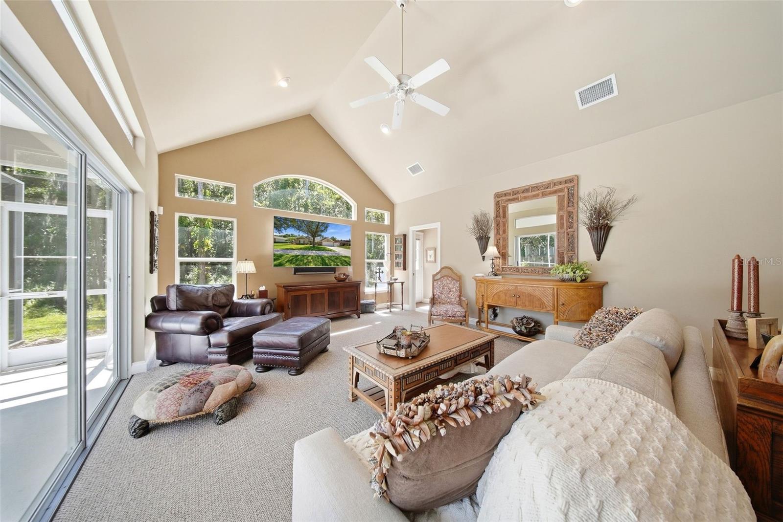 16604 E COURSE DR, TAMPA, FL, 33624