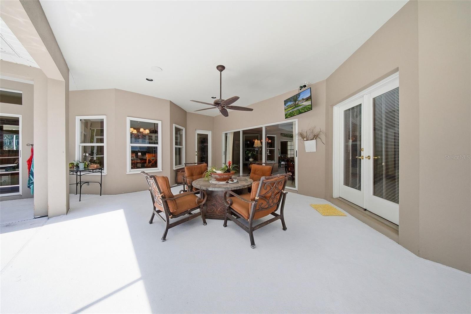 16604 E COURSE DR, TAMPA, FL, 33624