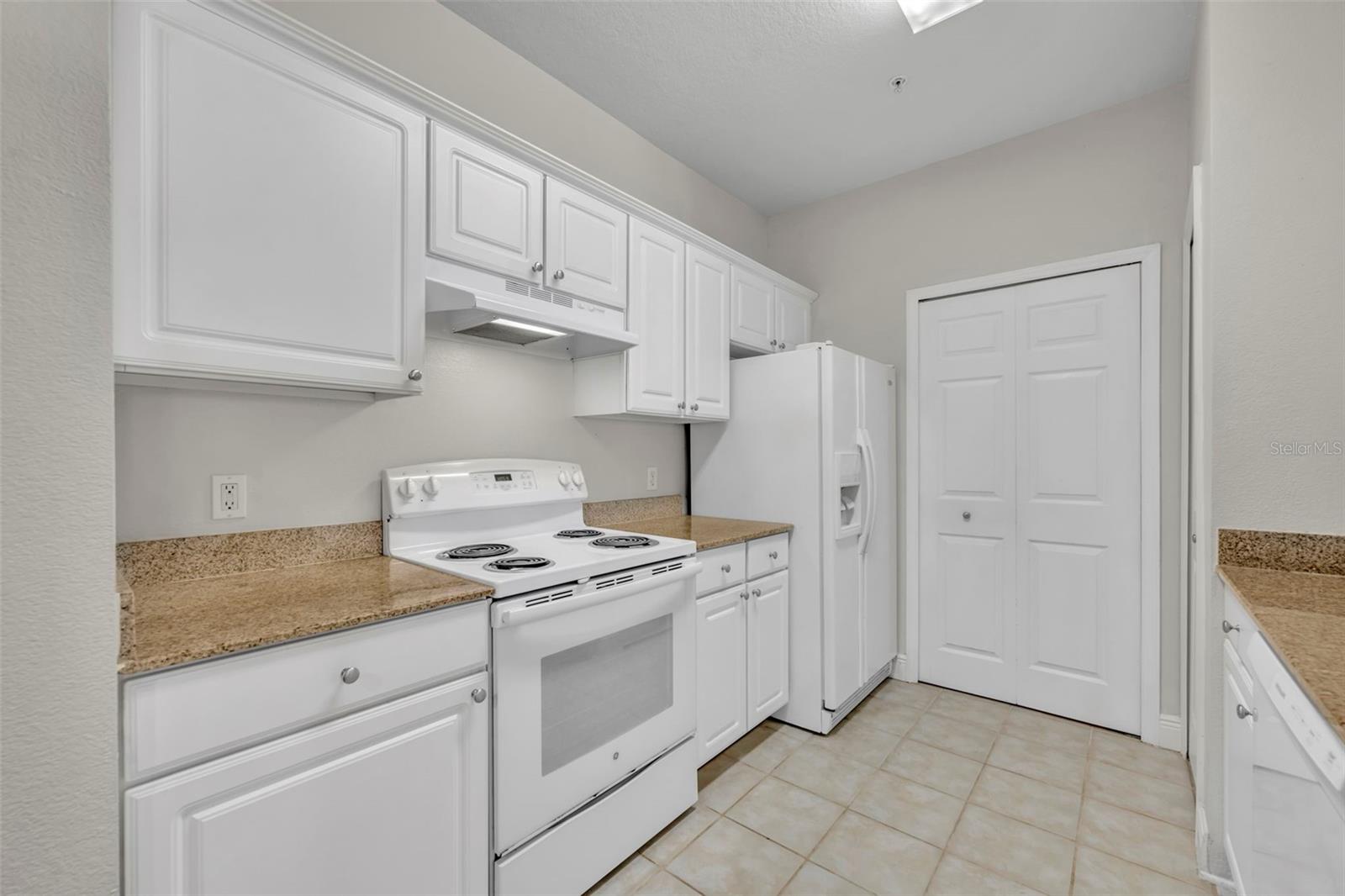 200 SOUTHERN PECAN CIRCLE #206, WINTER GARDEN, FL, 34787