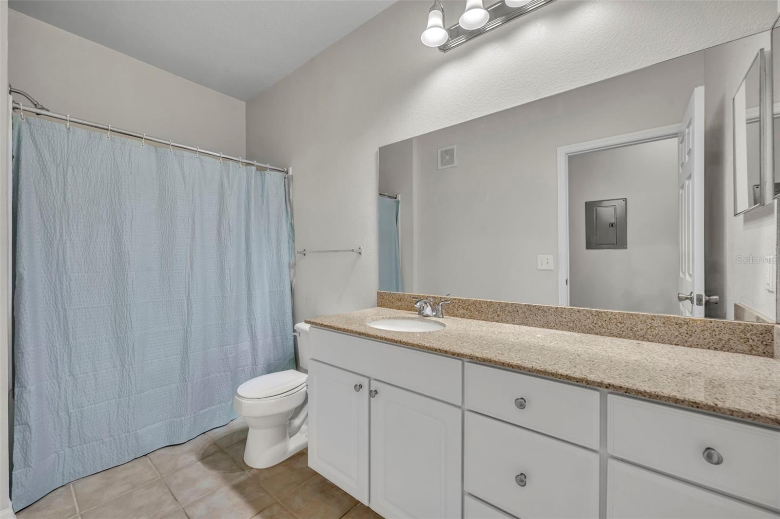 200 SOUTHERN PECAN CIRCLE #206, WINTER GARDEN, FL, 34787