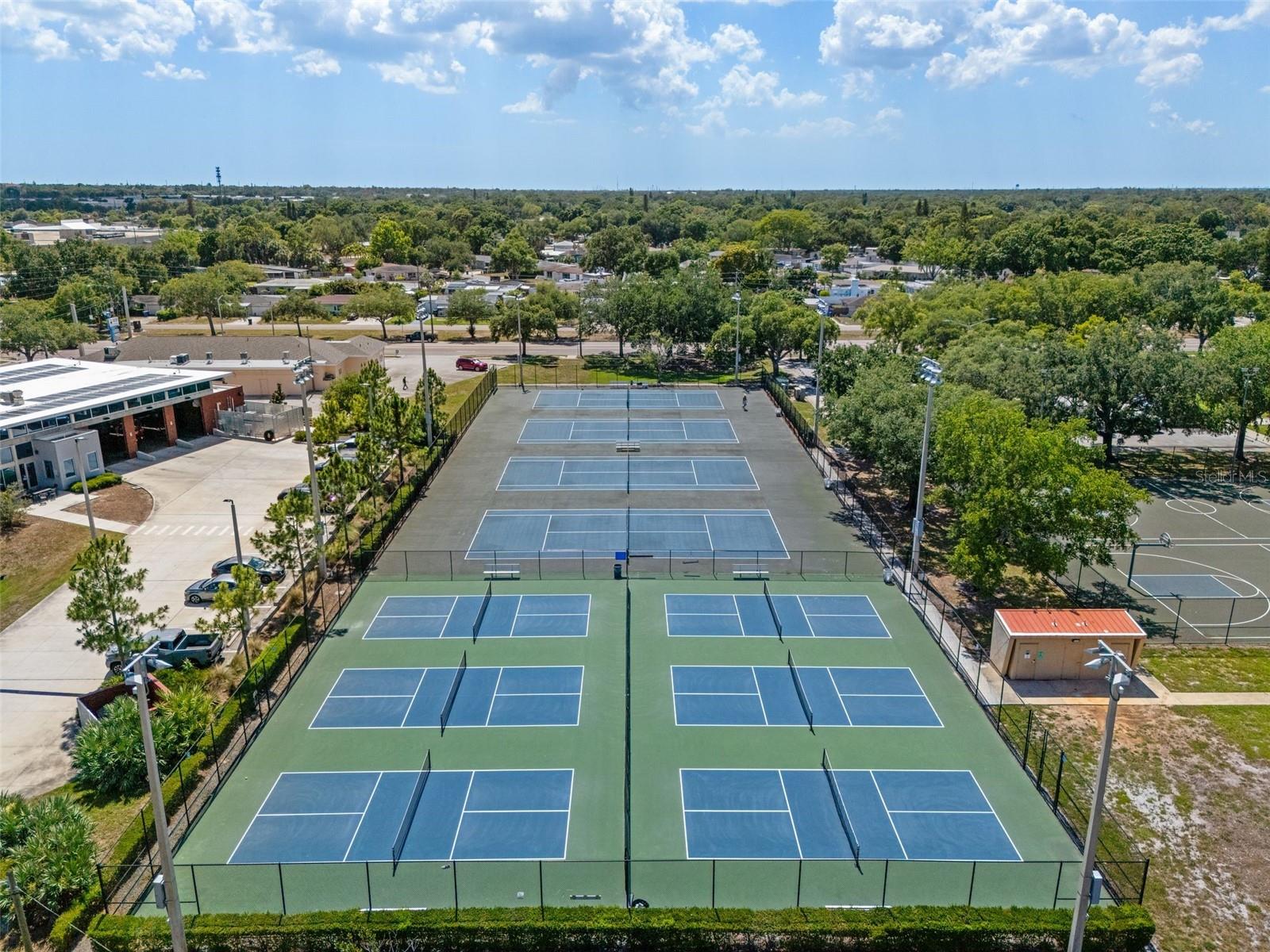 6737 LAUREL ST N, ST PETERSBURG, FL, 33702