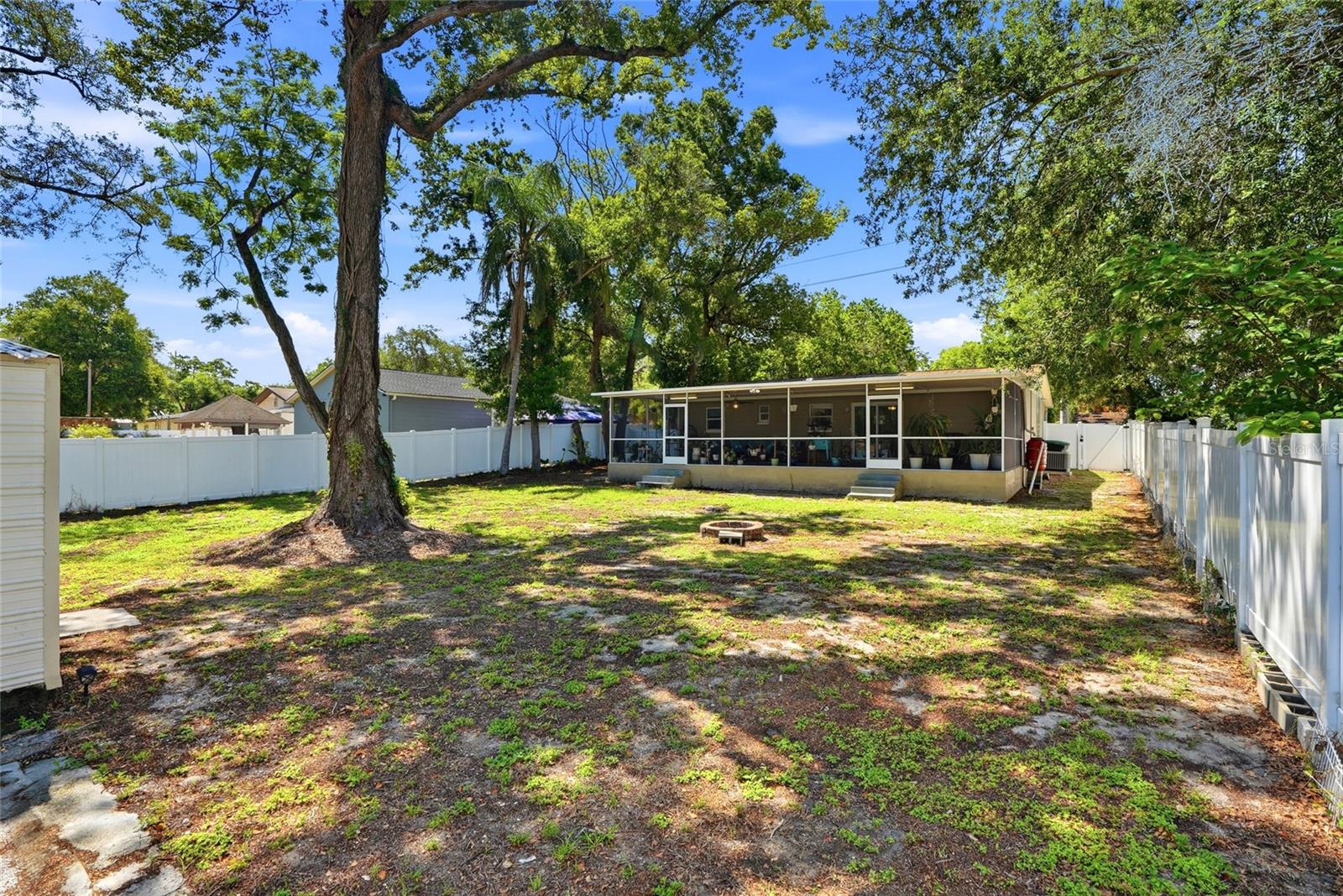 1512 E HANNA AVE, TAMPA, FL, 33610