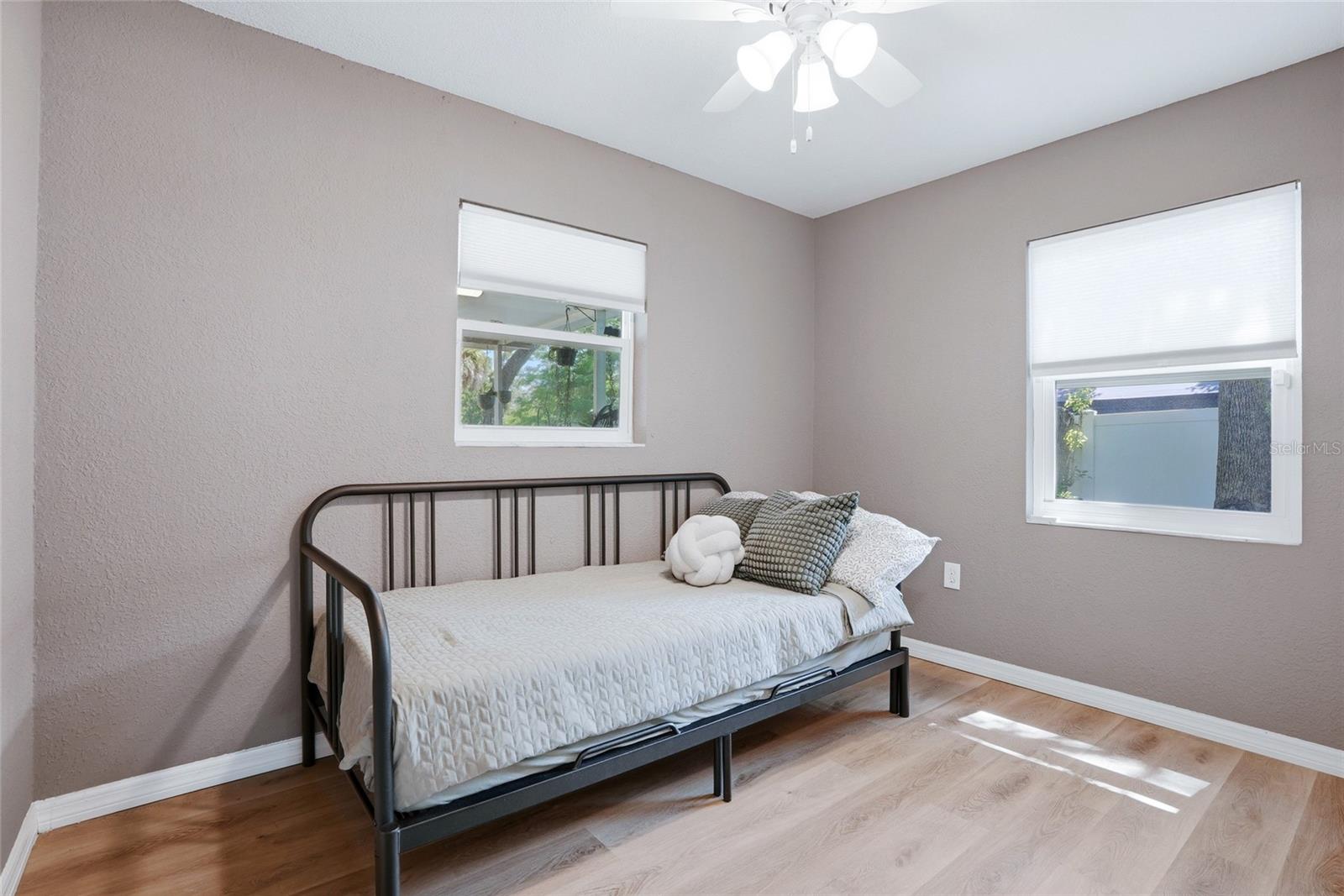 1512 E HANNA AVE, TAMPA, FL, 33610