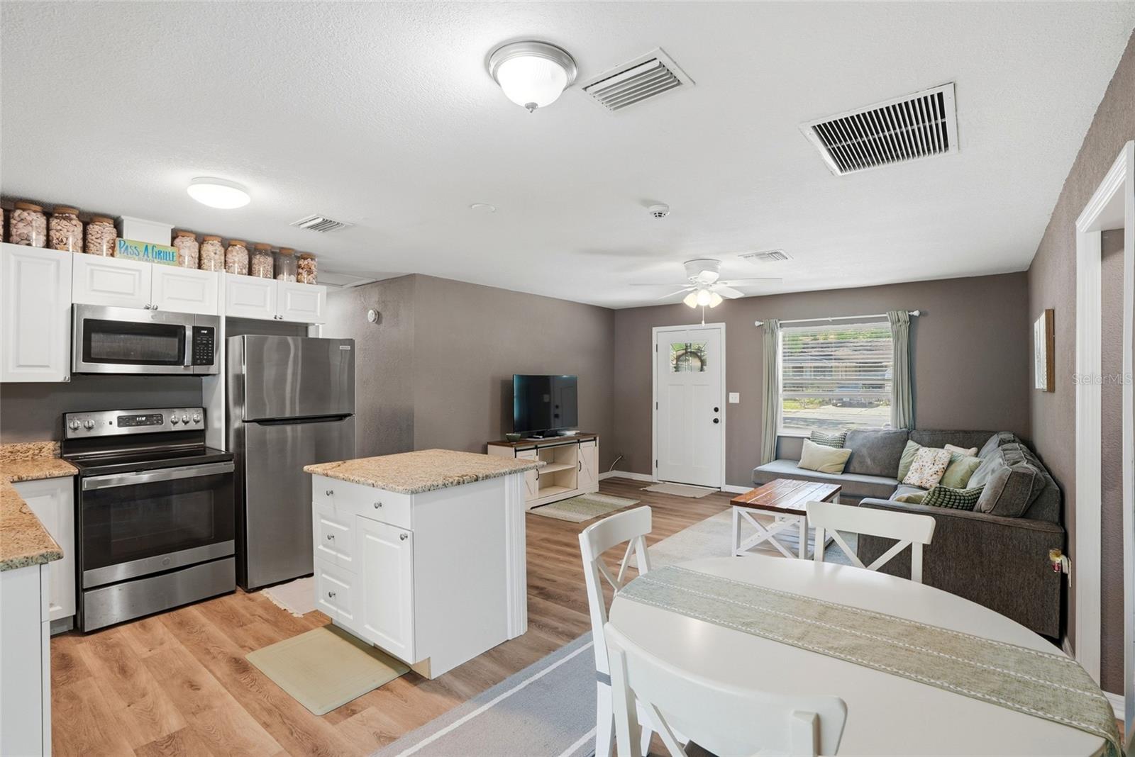 1512 E HANNA AVE, TAMPA, FL, 33610