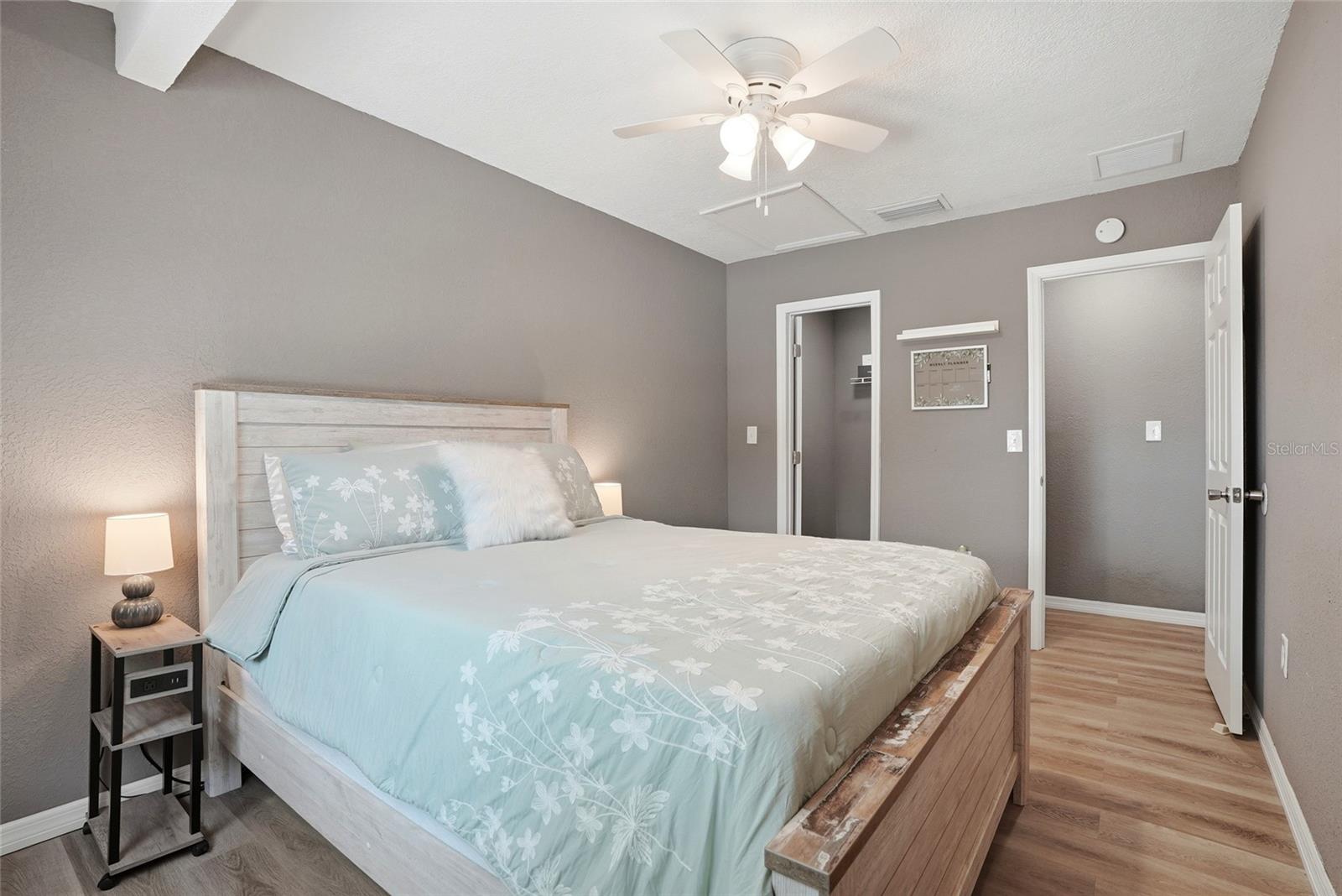 1512 E HANNA AVE, TAMPA, FL, 33610