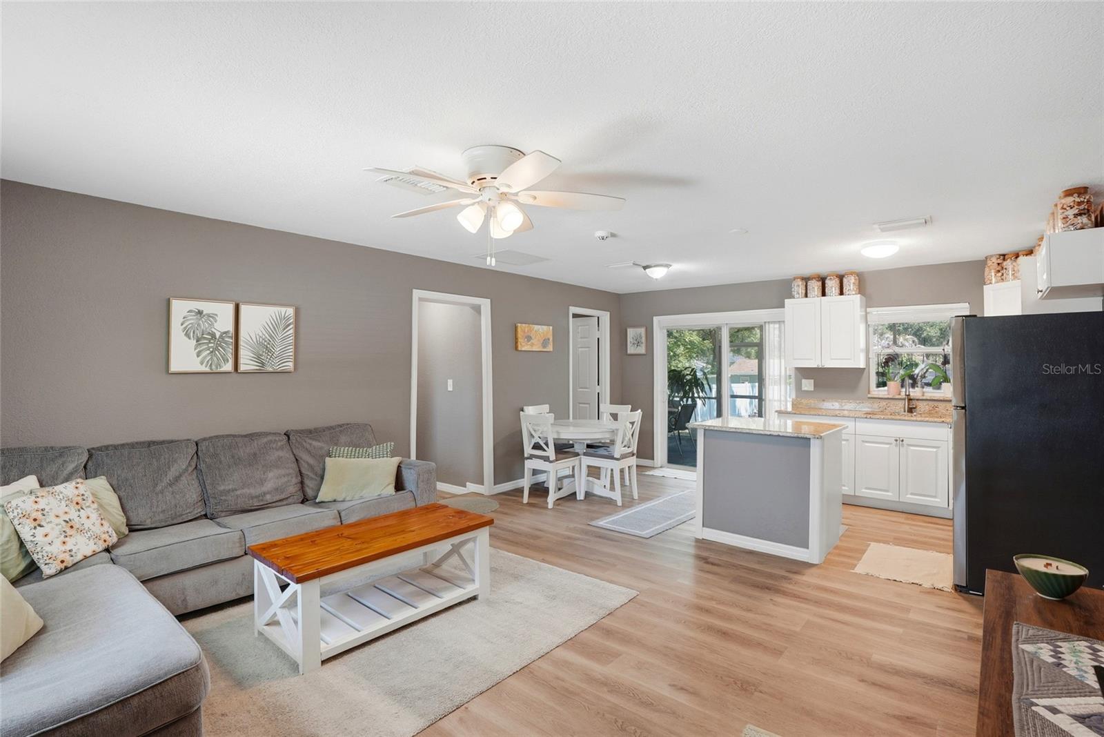 1512 E HANNA AVE, TAMPA, FL, 33610