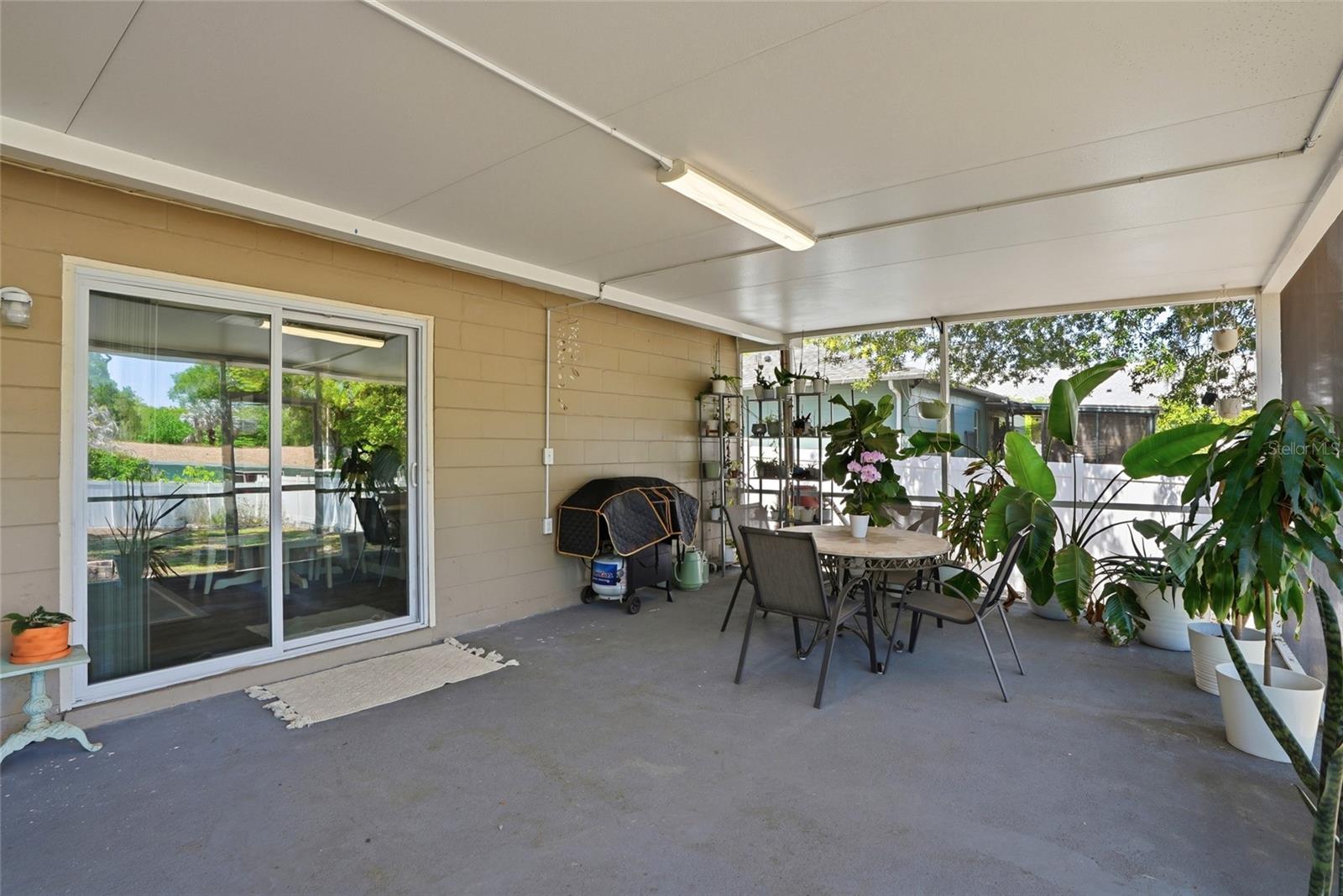 1512 E HANNA AVE, TAMPA, FL, 33610