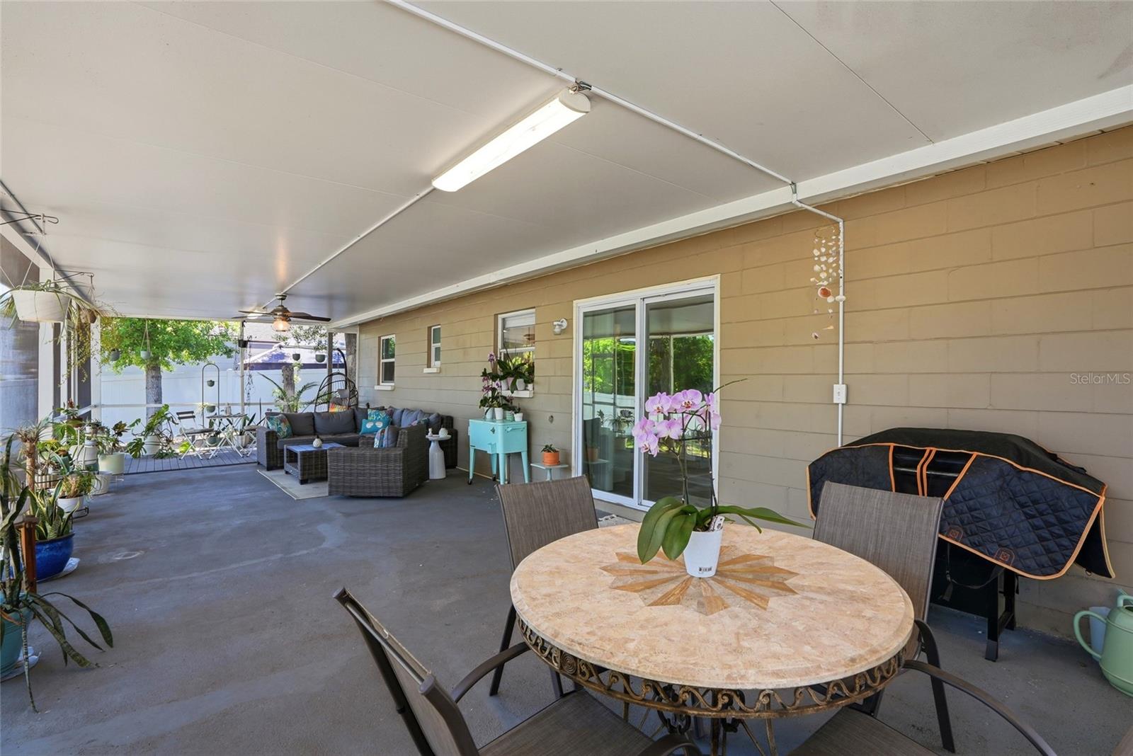 1512 E HANNA AVE, TAMPA, FL, 33610