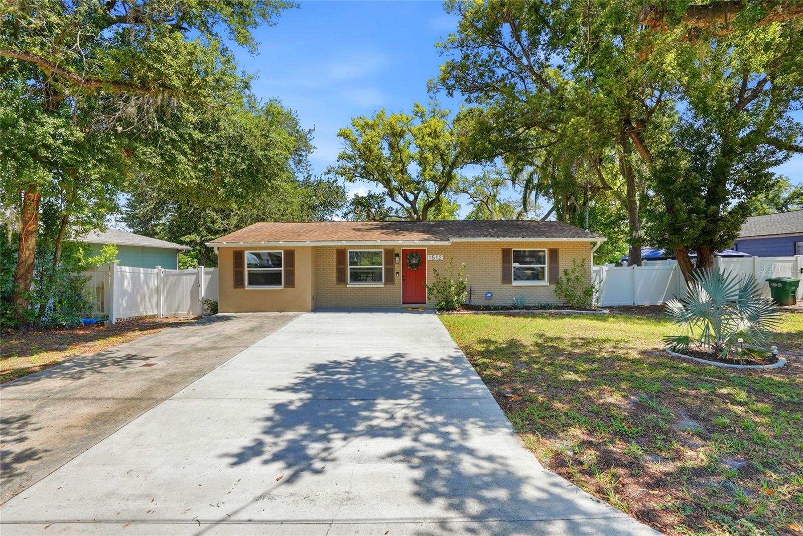 1512 E HANNA AVE, TAMPA, FL, 33610