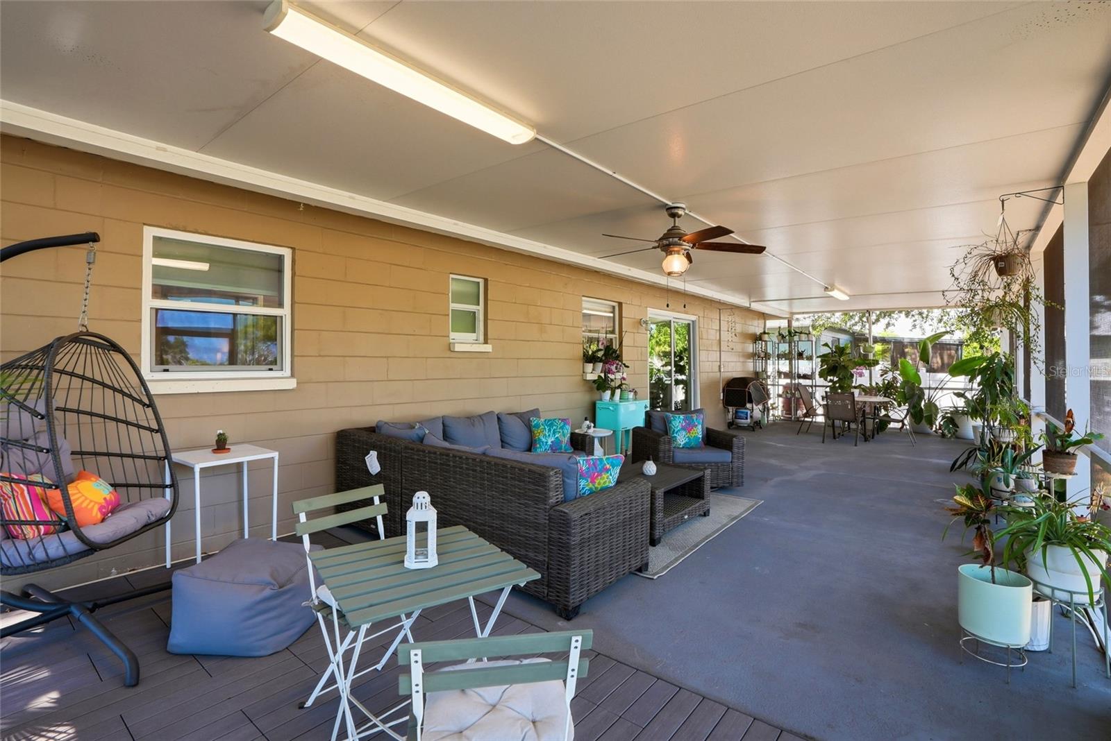 1512 E HANNA AVE, TAMPA, FL, 33610