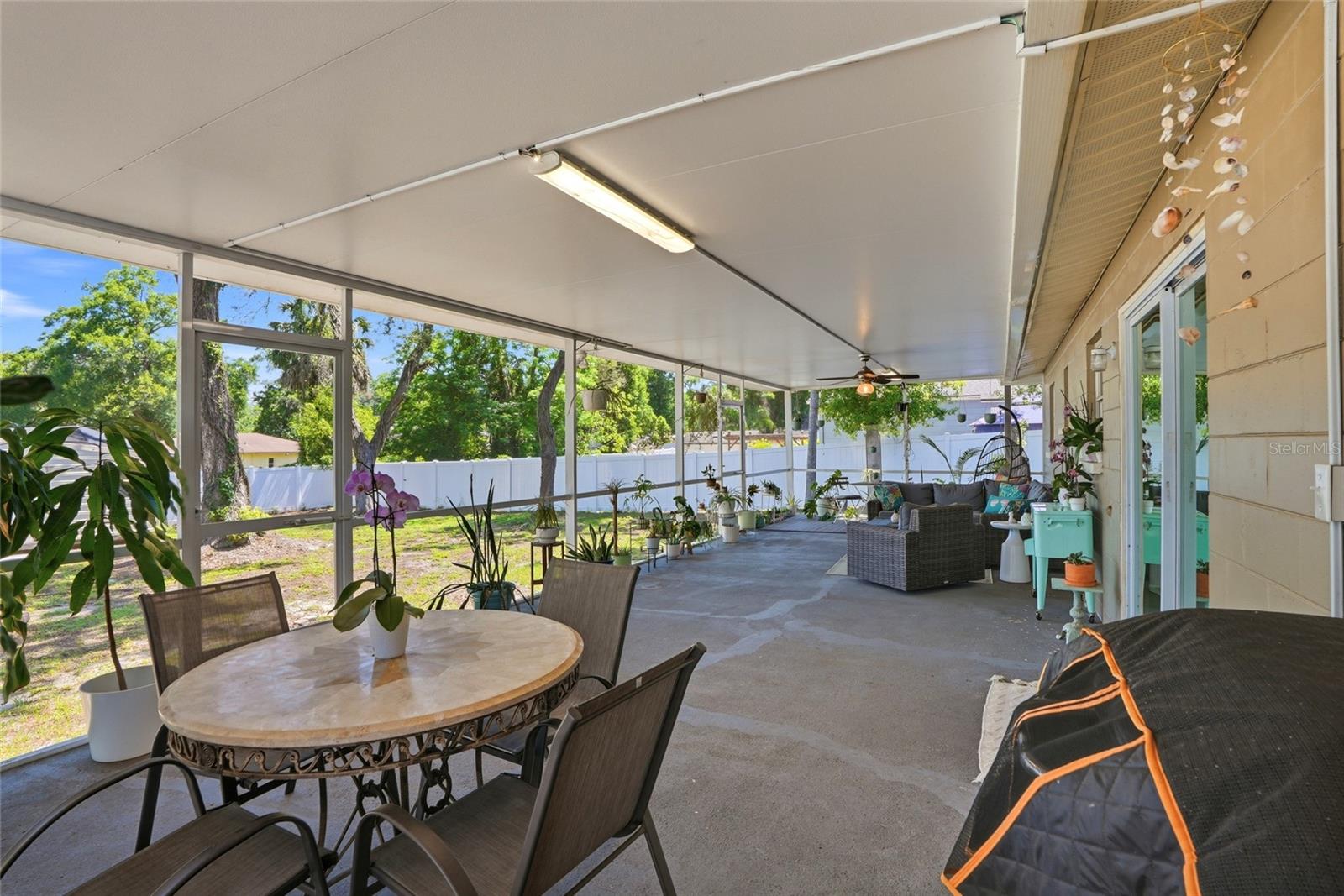 1512 E HANNA AVE, TAMPA, FL, 33610